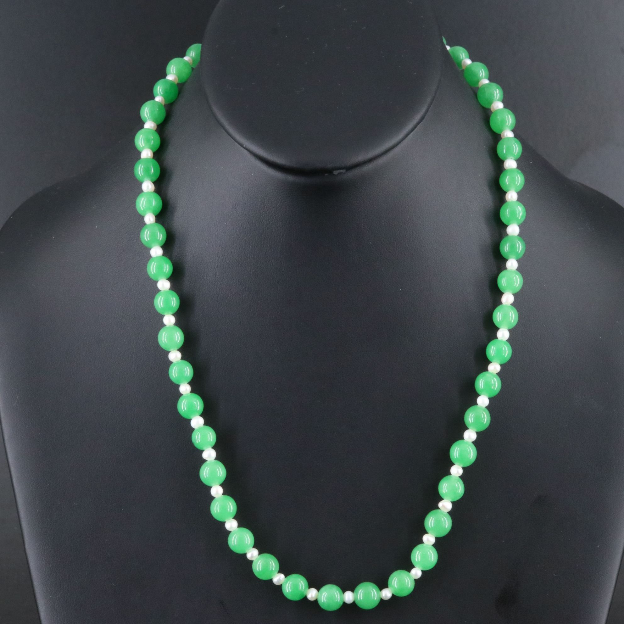 Jadeite Necklace and Bracelet with Pearls
