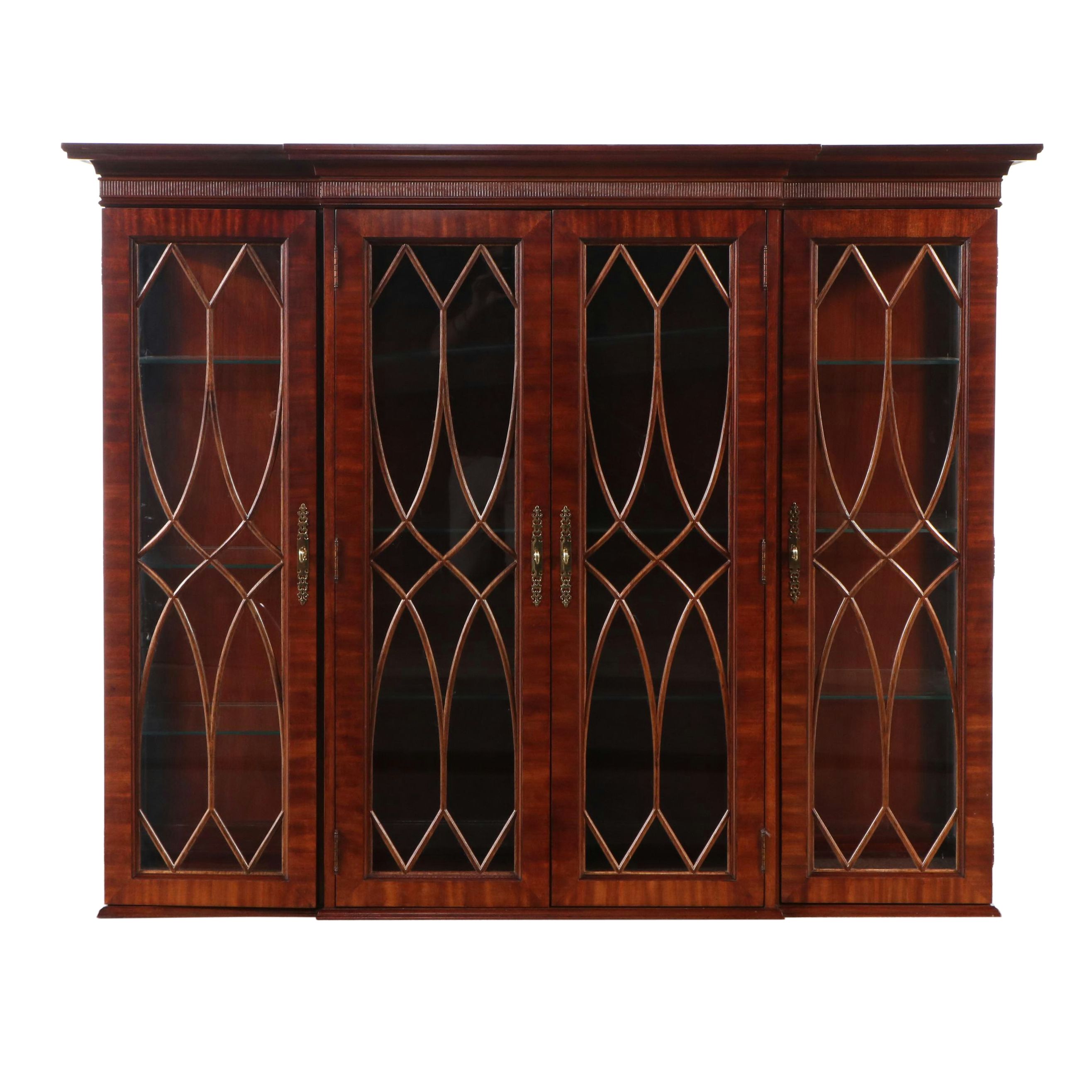 Thomasville Georgian Style Mahogany China Cabinet, Late 20th Century
