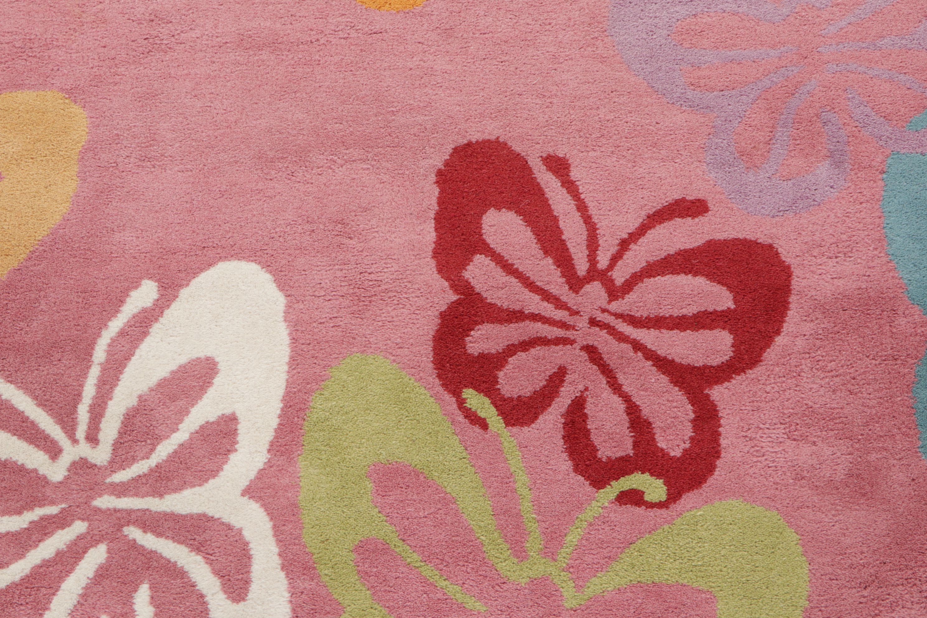 5' x 7'11 Hand-Tufted Dynamic Rugs "Fantasia" Area Rug