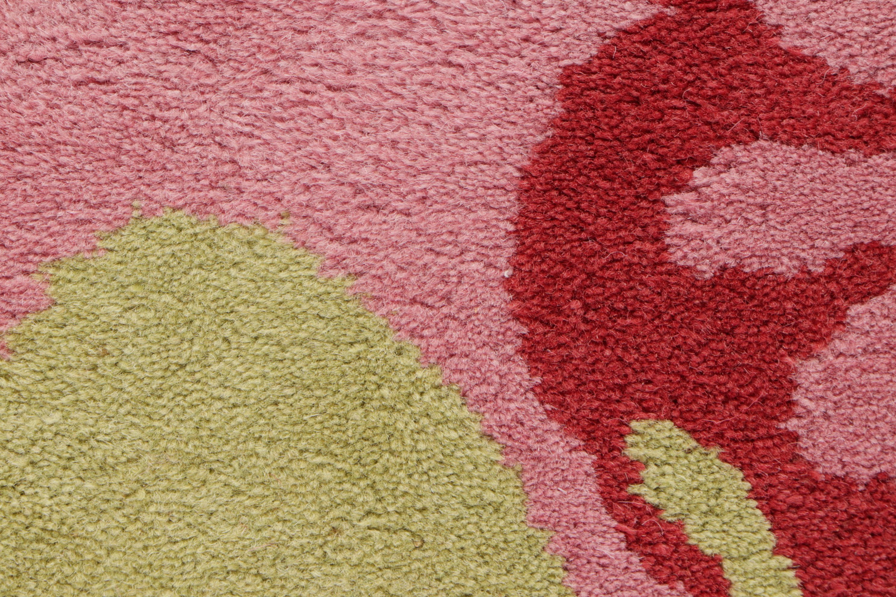 5' x 7'11 Hand-Tufted Dynamic Rugs "Fantasia" Area Rug