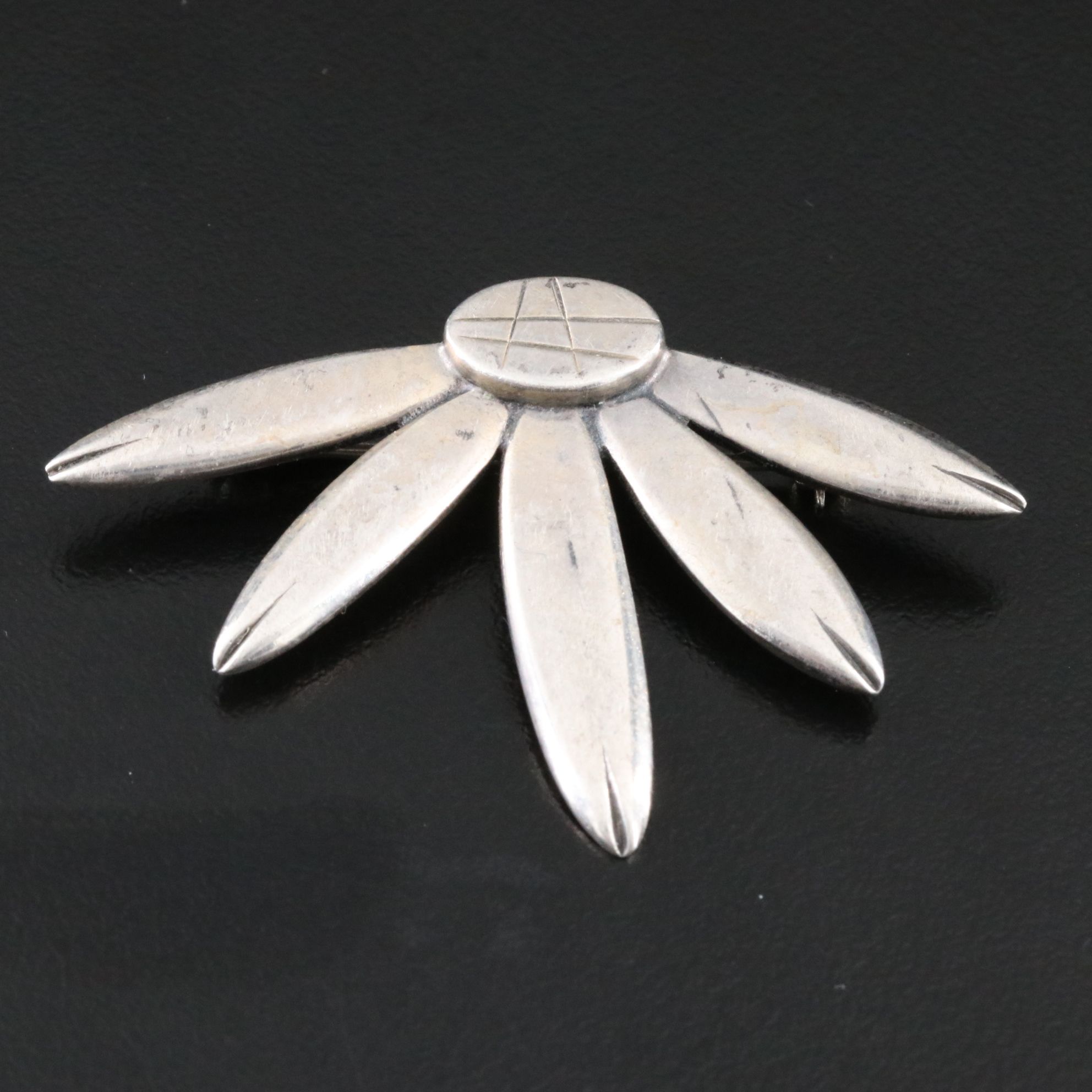 Modernist Janiye Miye Matsukata 950 Silver Daisy Brooch