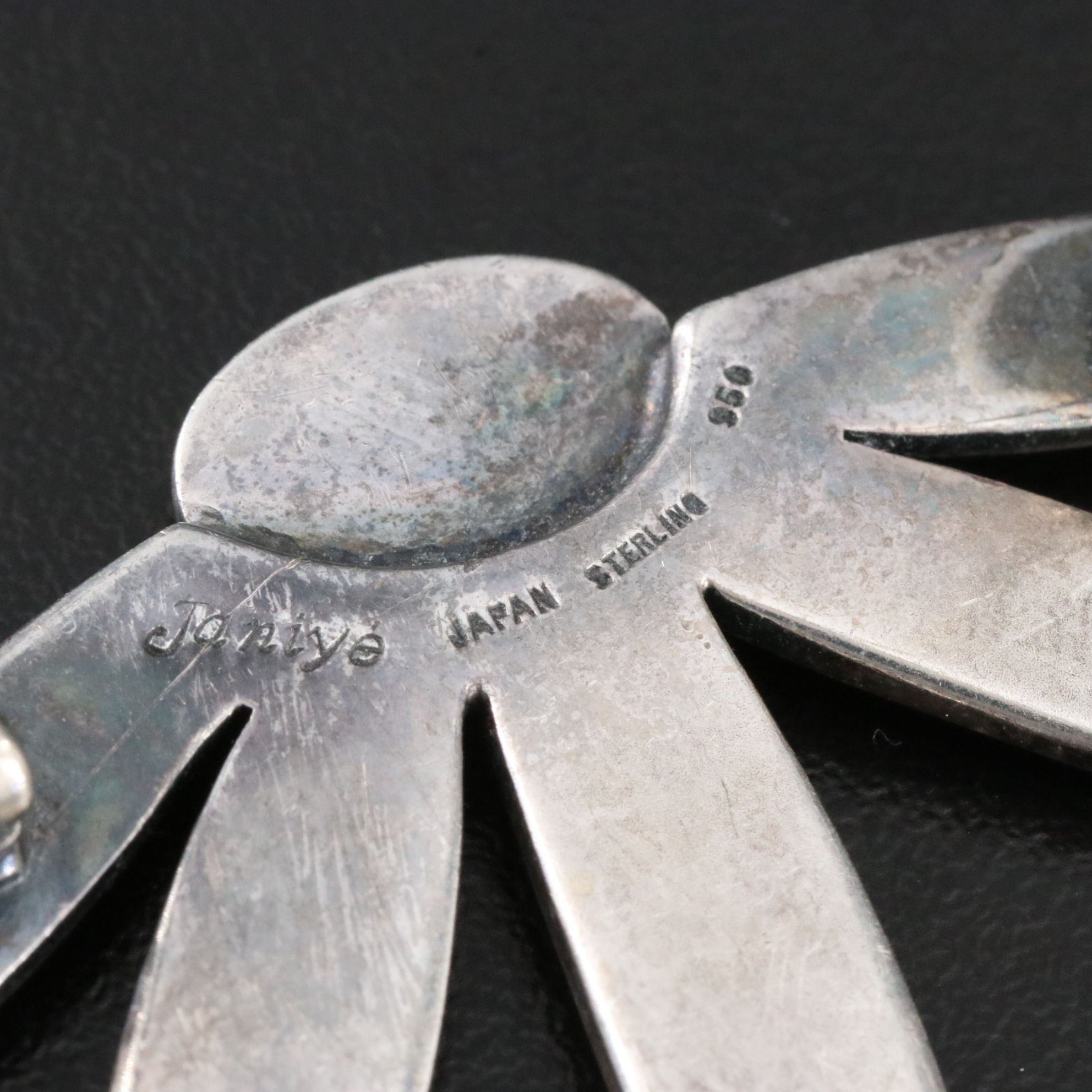 Modernist Janiye Miye Matsukata 950 Silver Daisy Brooch
