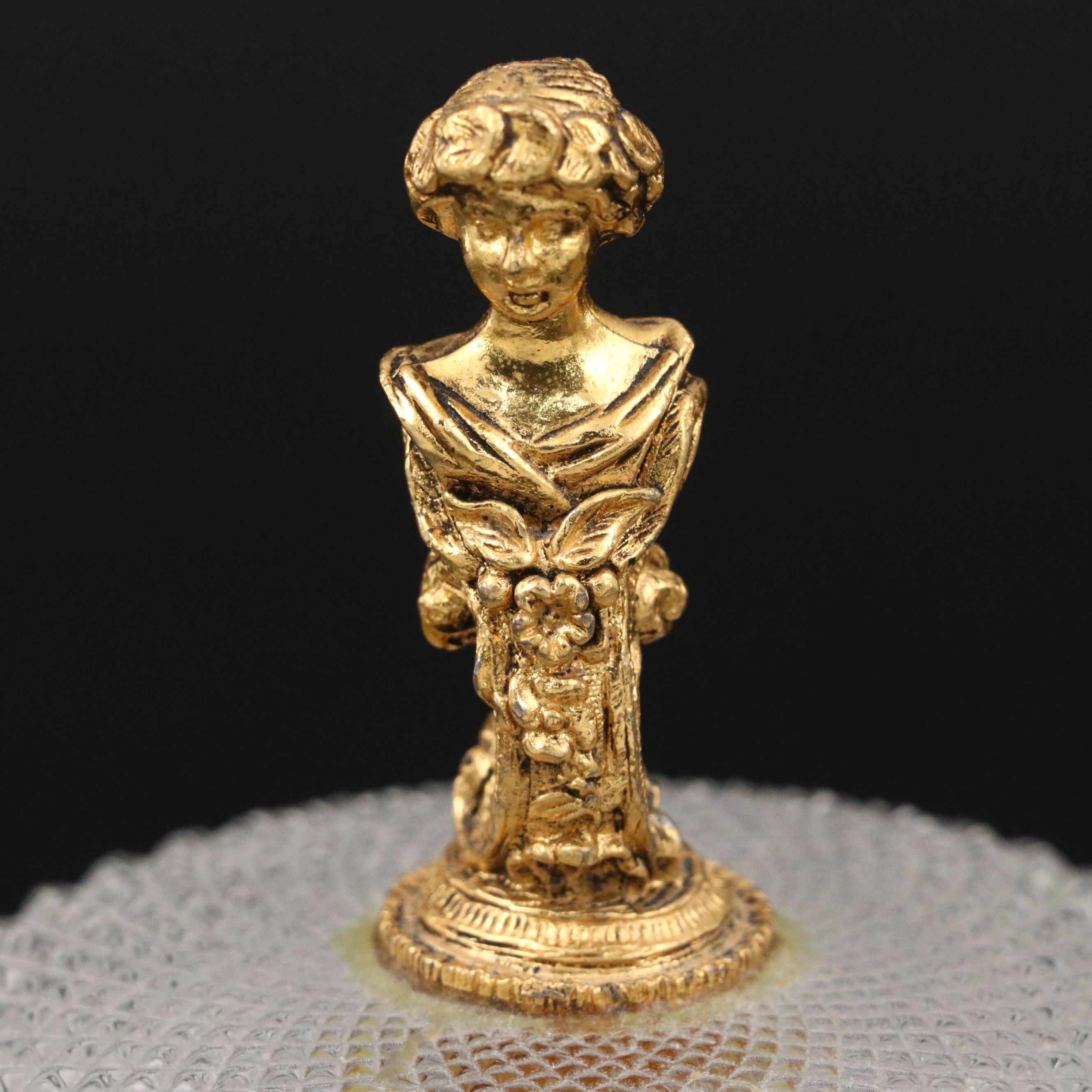 Ormolu Mount Diamond Quilt Glass Covered Bowls with Gilt Metal Finials