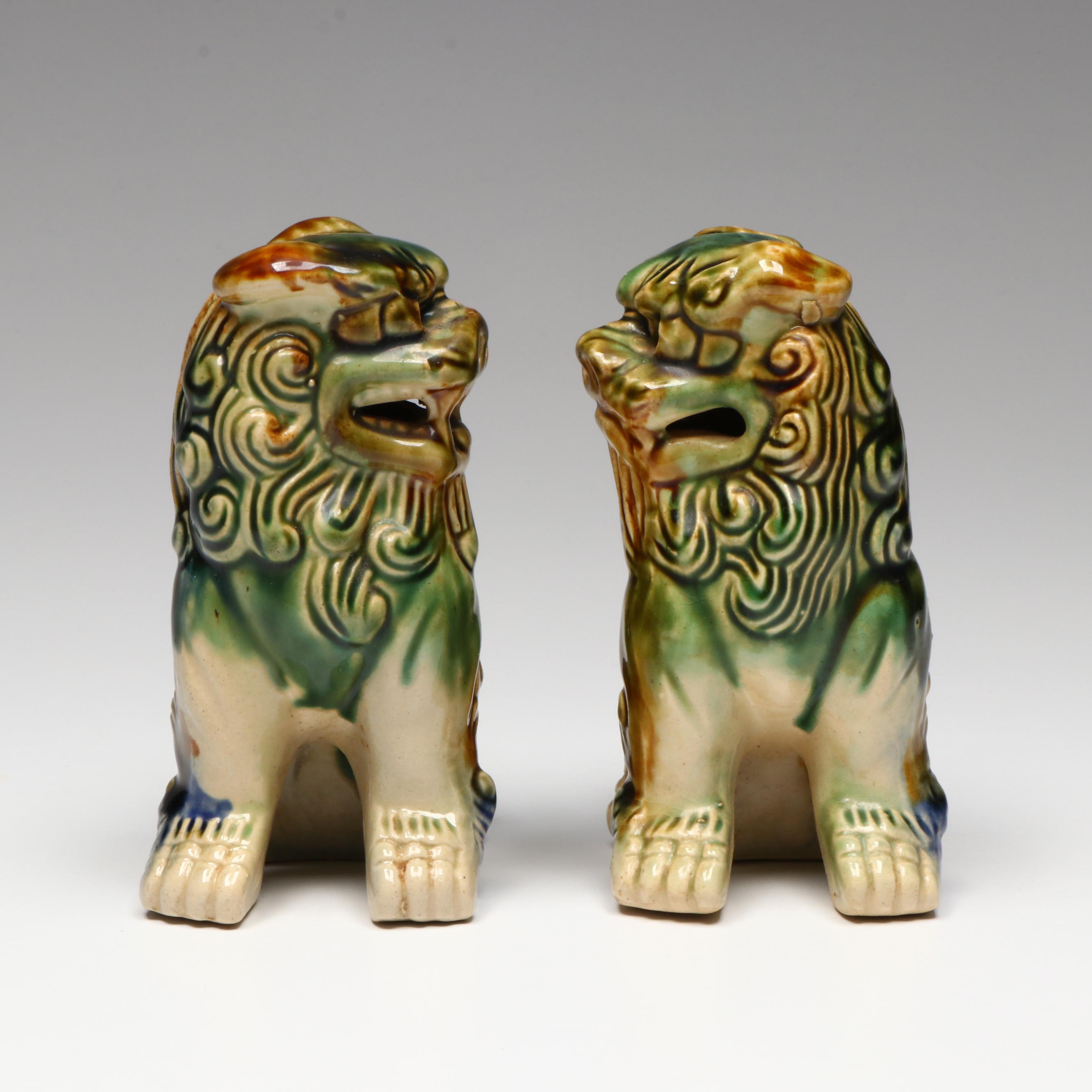 Chinese Wucai Ceramic Guardian Lions Pair
