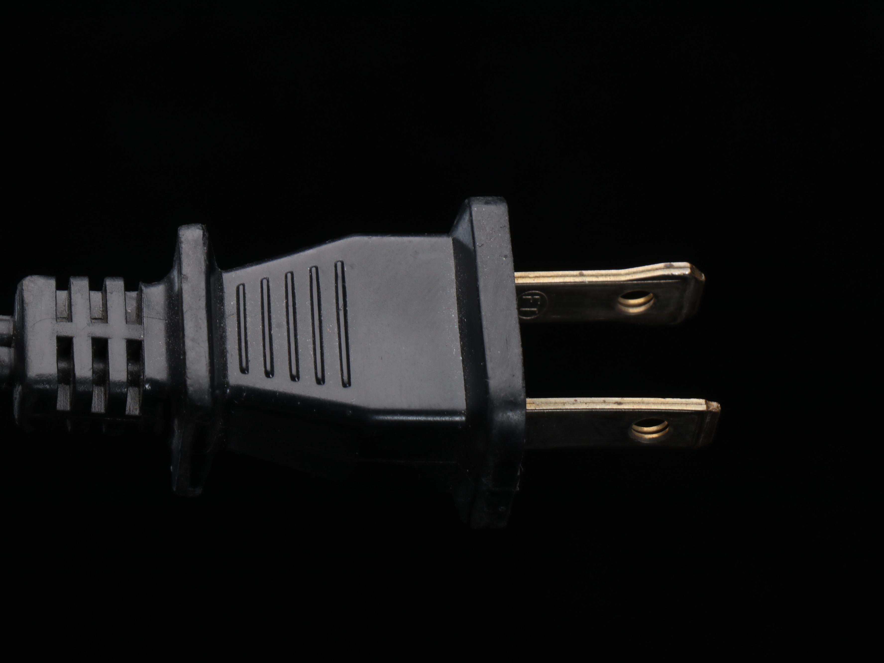 Bernina Activa 130 Computerized Sewing Machine with Case and Cover