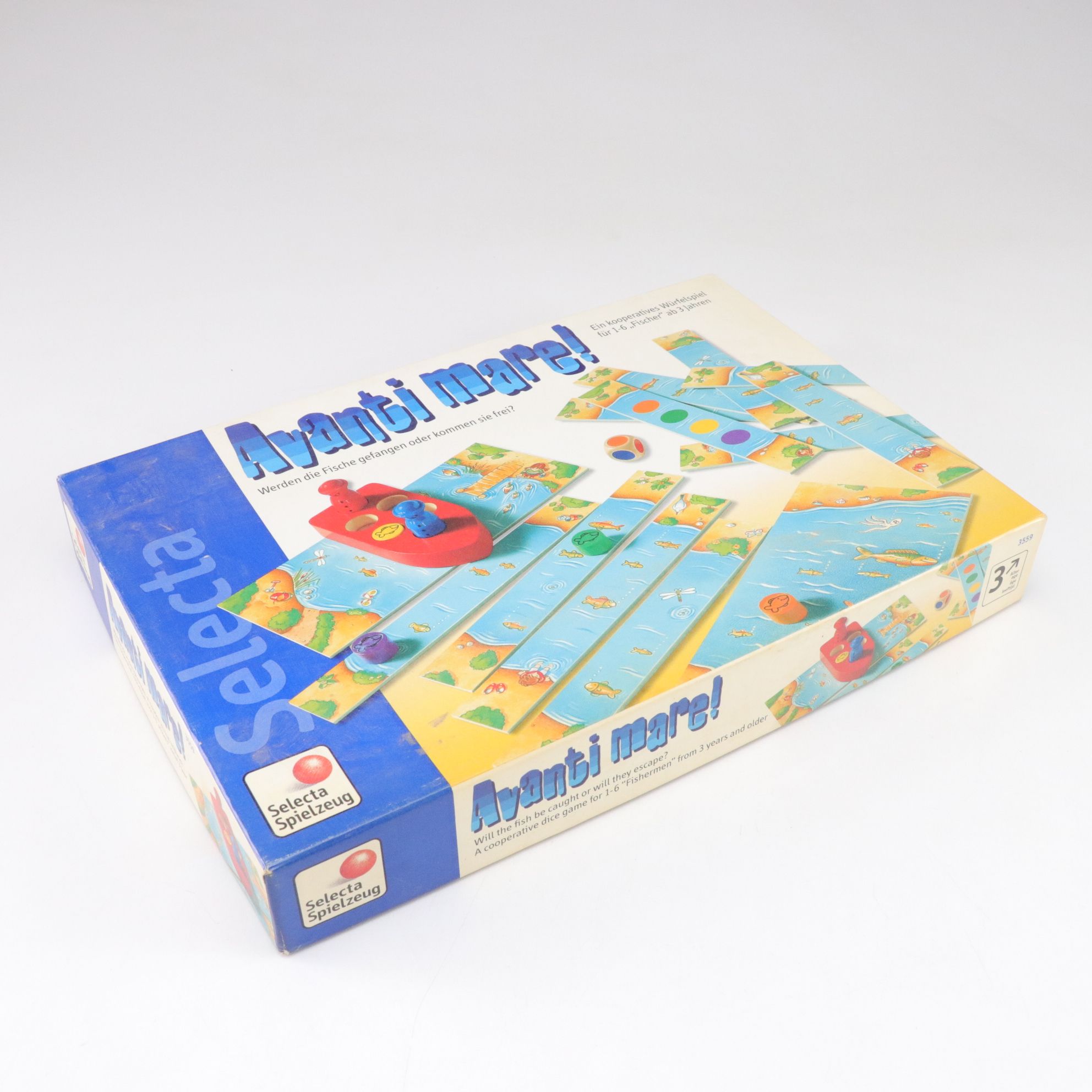 UFO Signal with German, French, Portuguese & Other Board Games, Mid-Late 20th C.