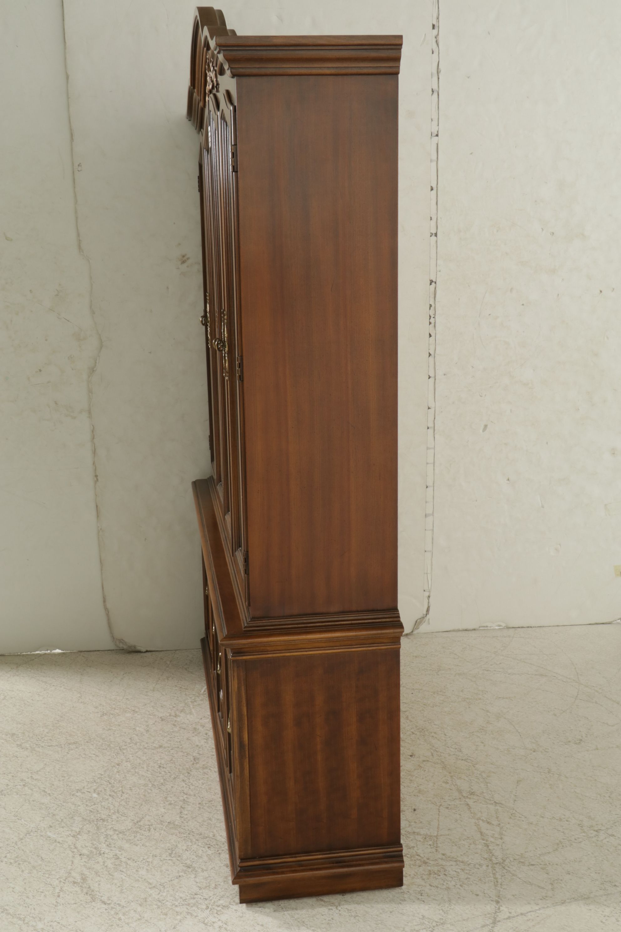 Thomasville Walnut China Cabinet, Late 20th Century