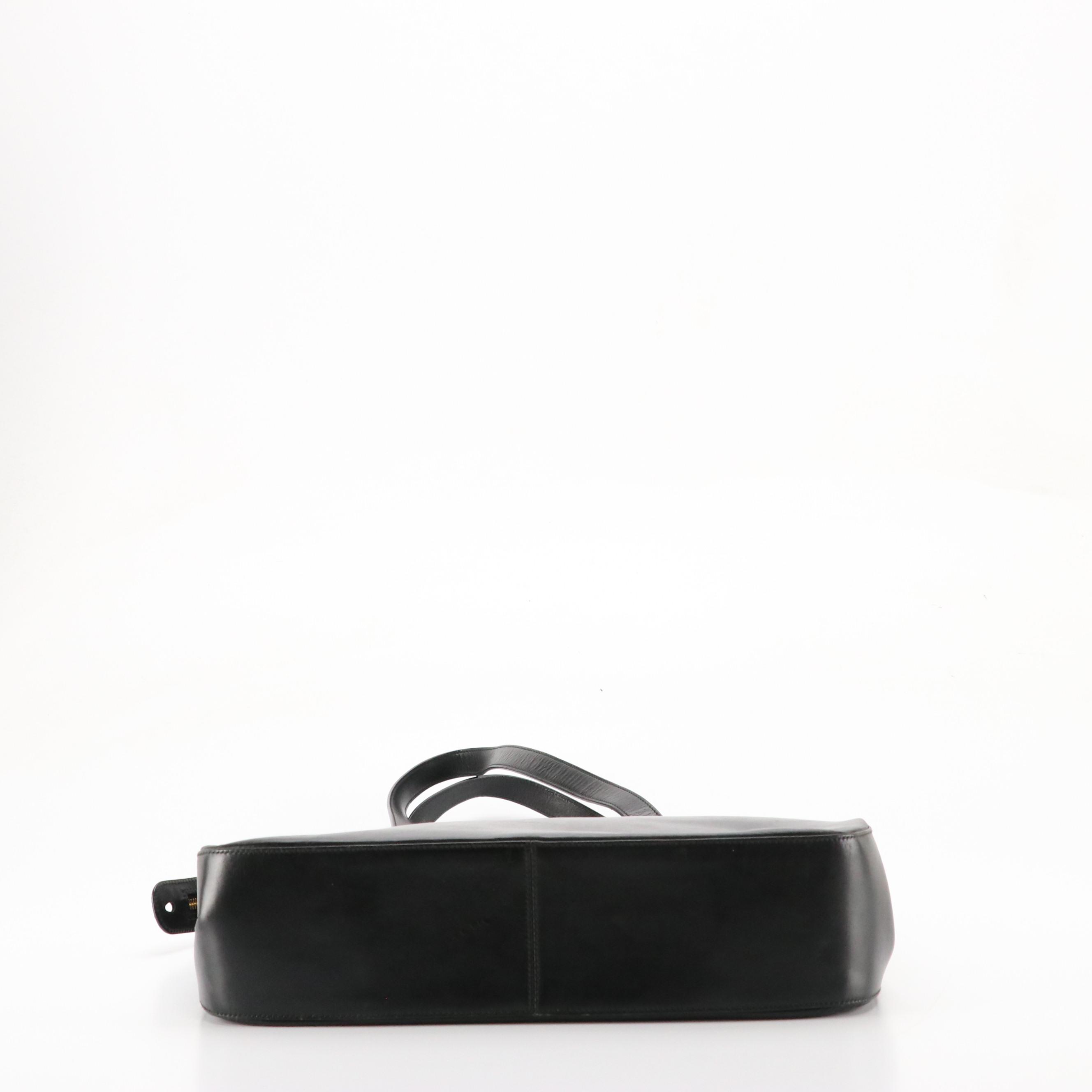 Salvatore Ferragamo Shoulder Bag in Leather with Gancini Hardware