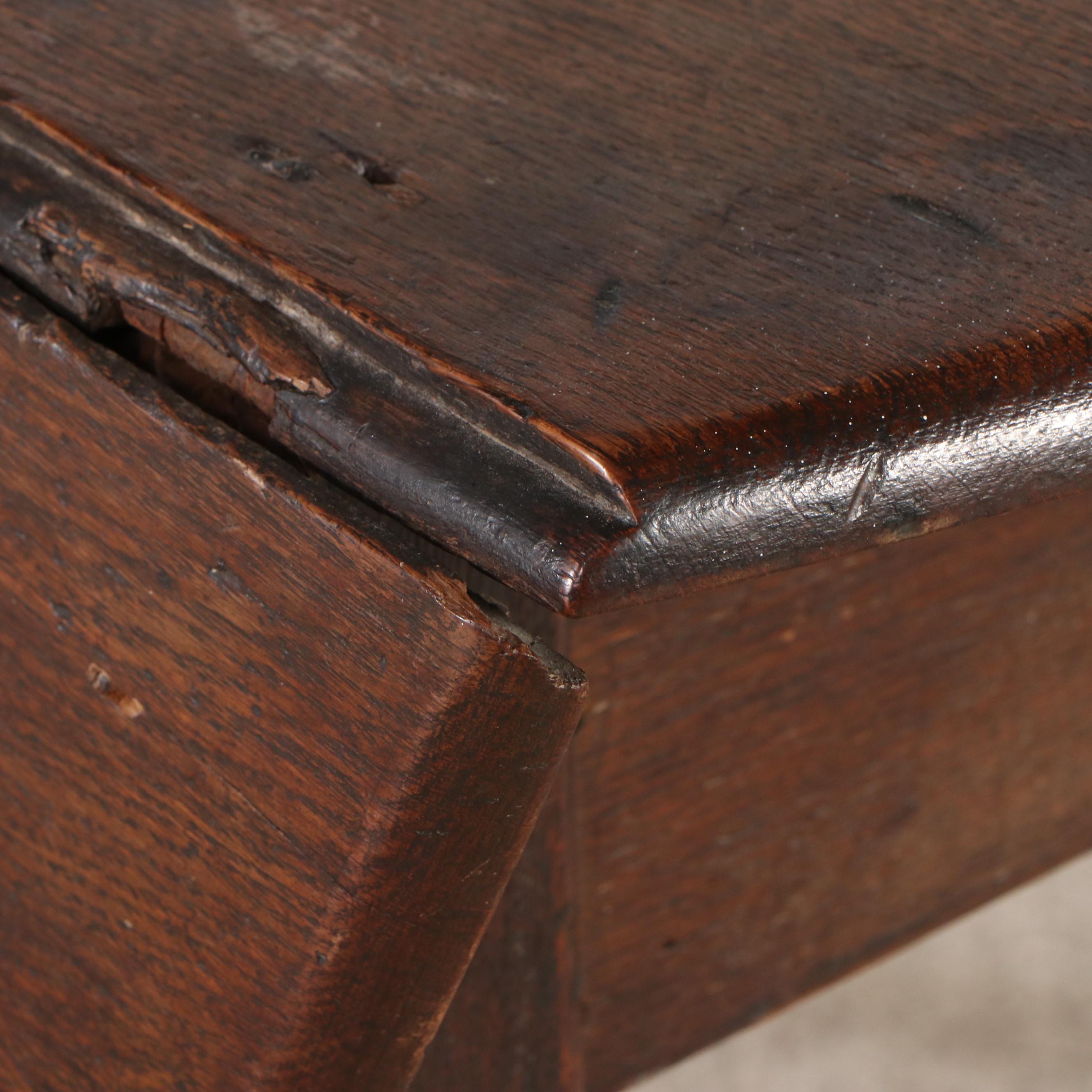 Queen Anne Style Oak Drop-Leaf Table