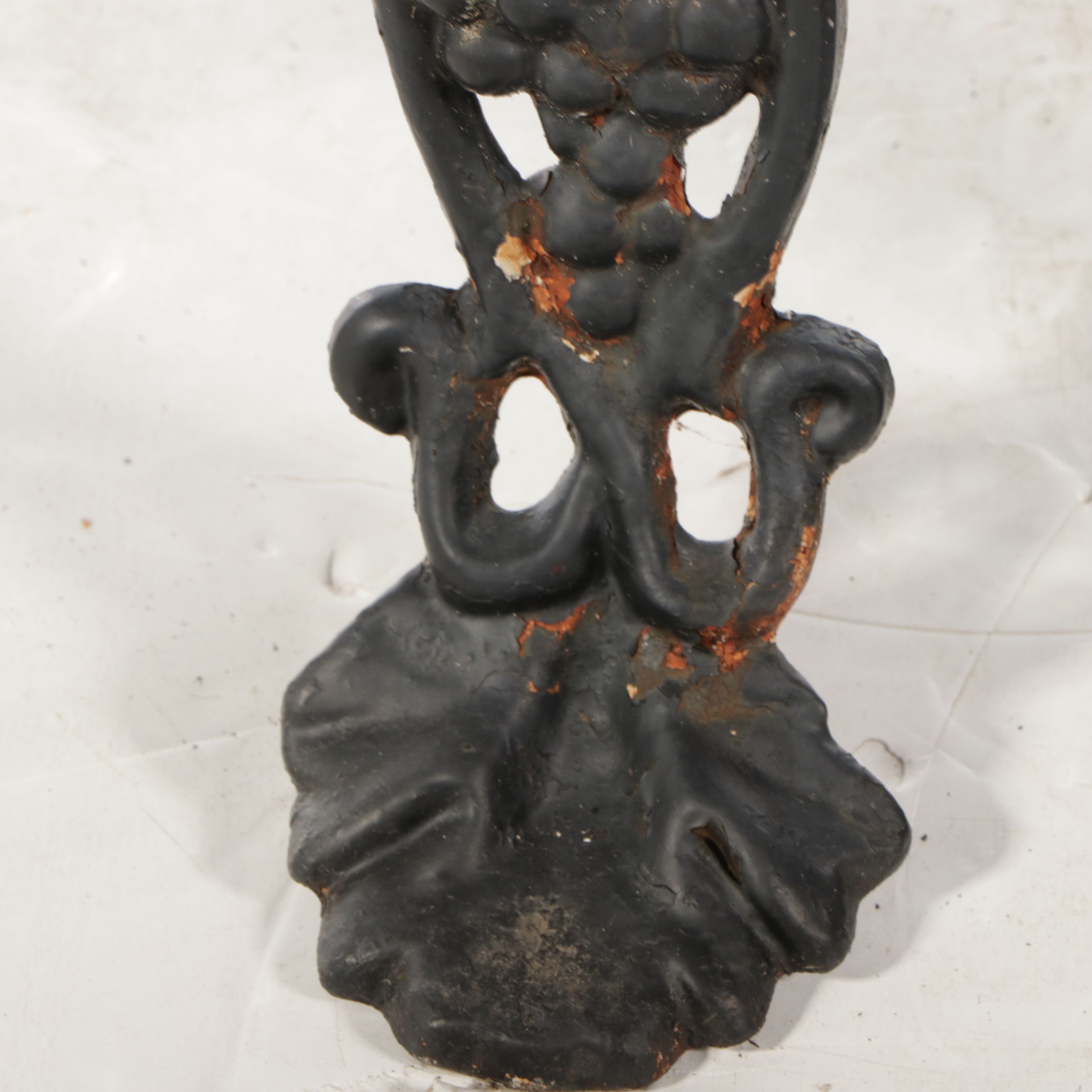 Pair of Victorian Style Painted Cast Metal Grapevine Garden Seats, 20th Century