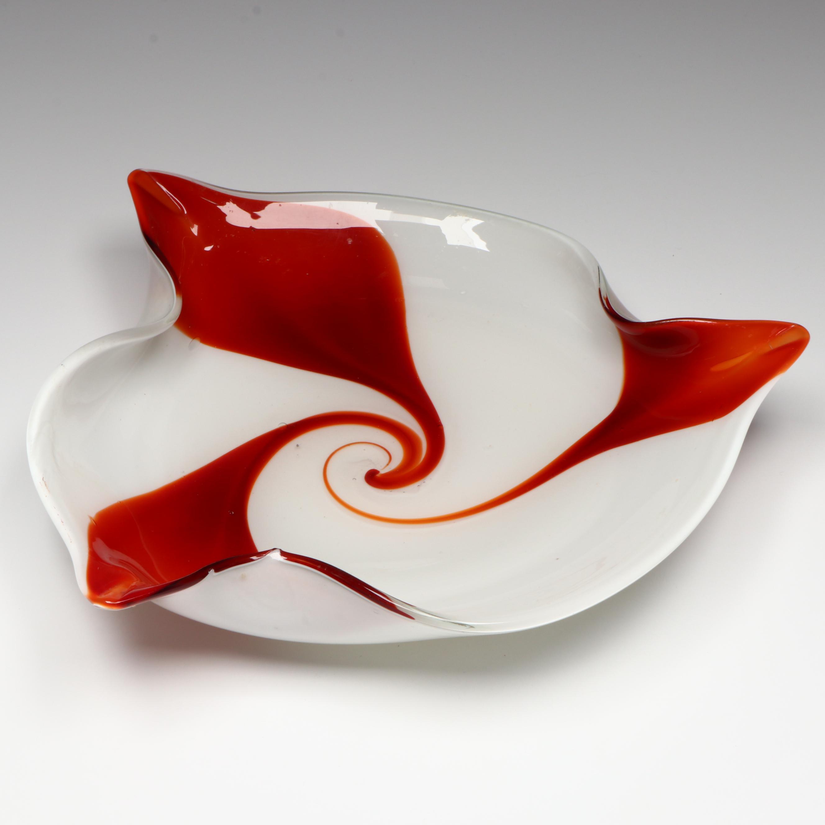 Murano Handblown Red and White Swirl Art Glass Bowl, Mid to Late 20th Century