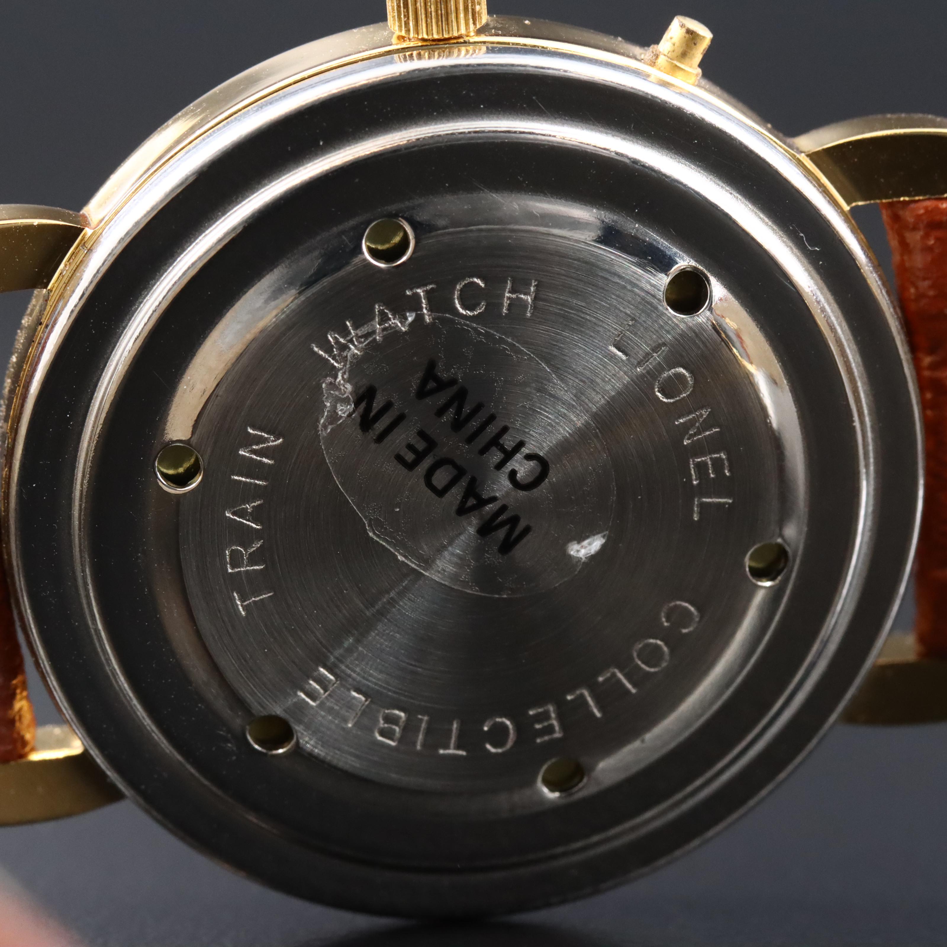 Lionel Collectible Quartz Watch with Tracks, Sound and Moving Train Key Chain