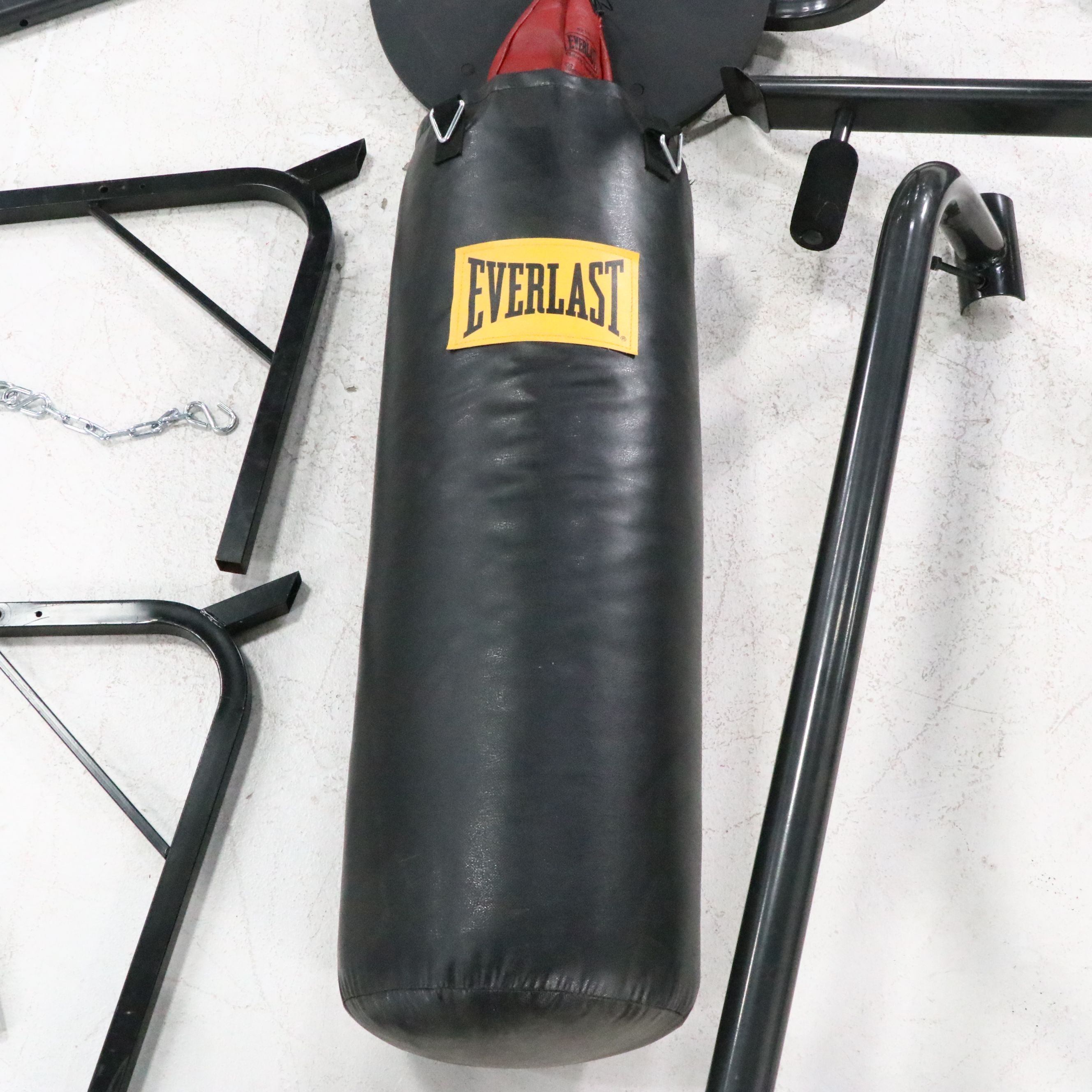 Everlast Punching Bag with Hand-Grips