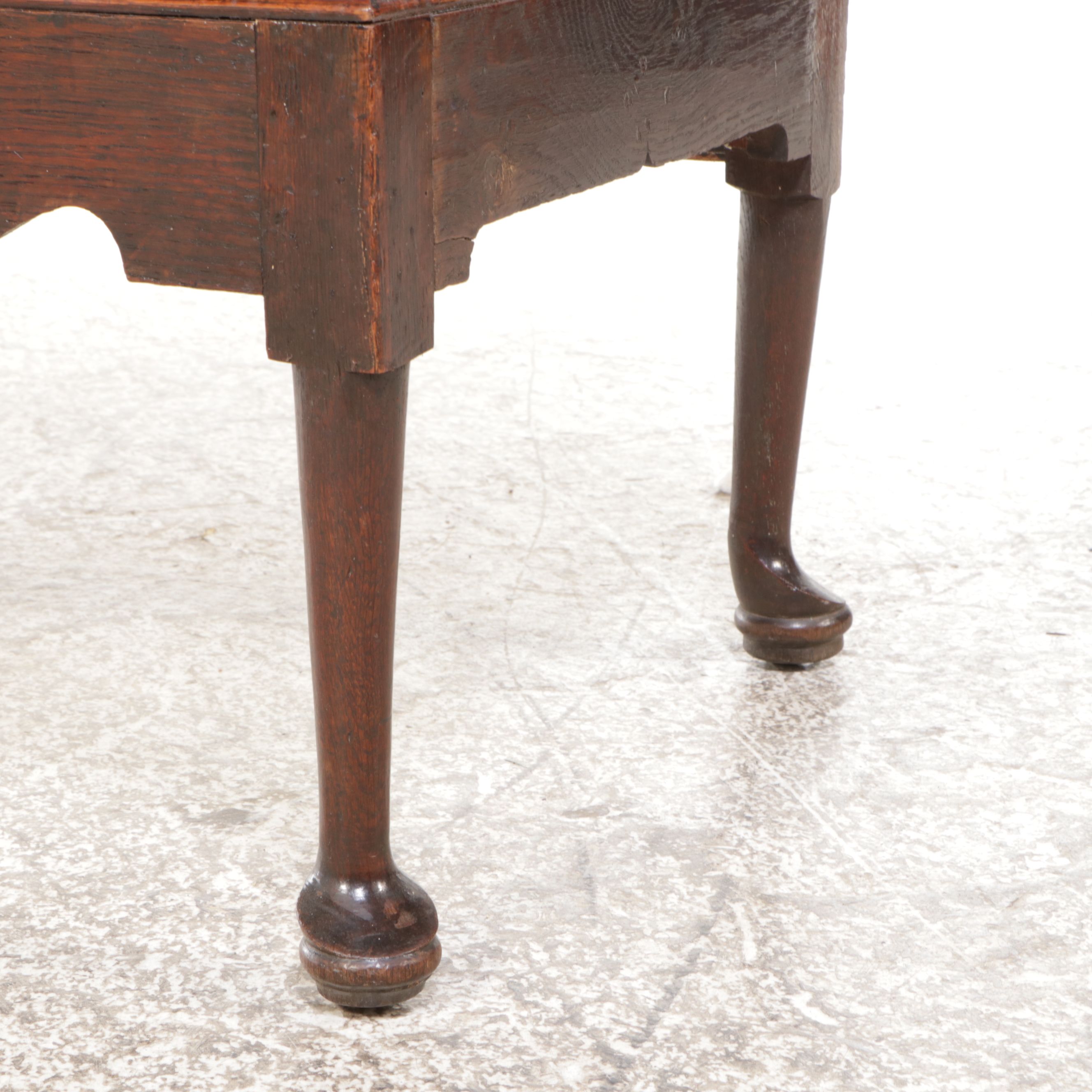 Queen Anne Style Wooden Chest of Drawers on Frame