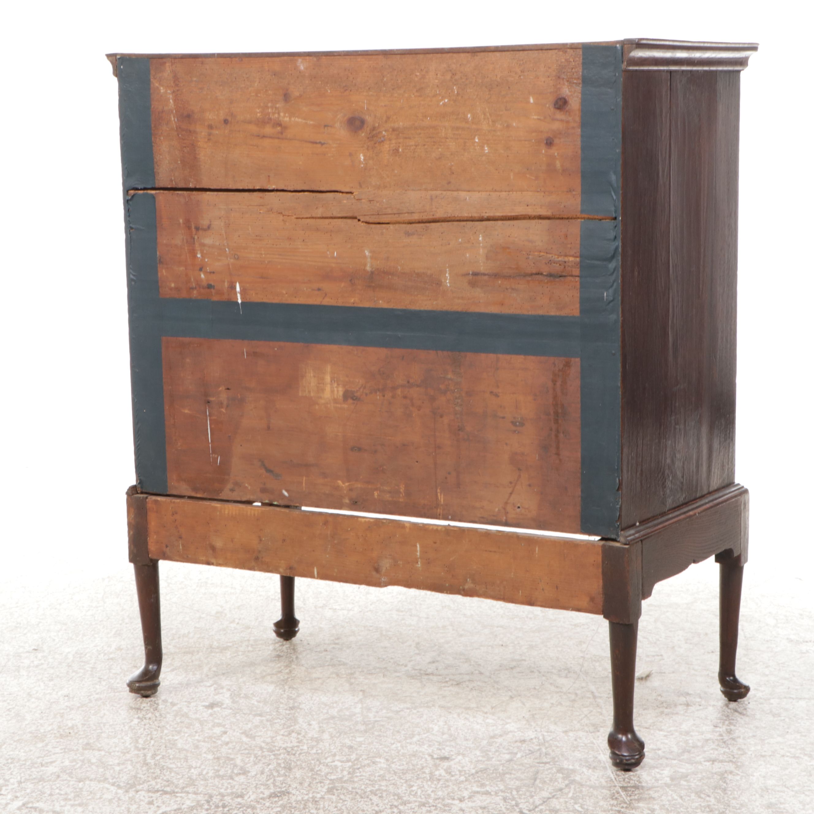 Queen Anne Style Wooden Chest of Drawers on Frame