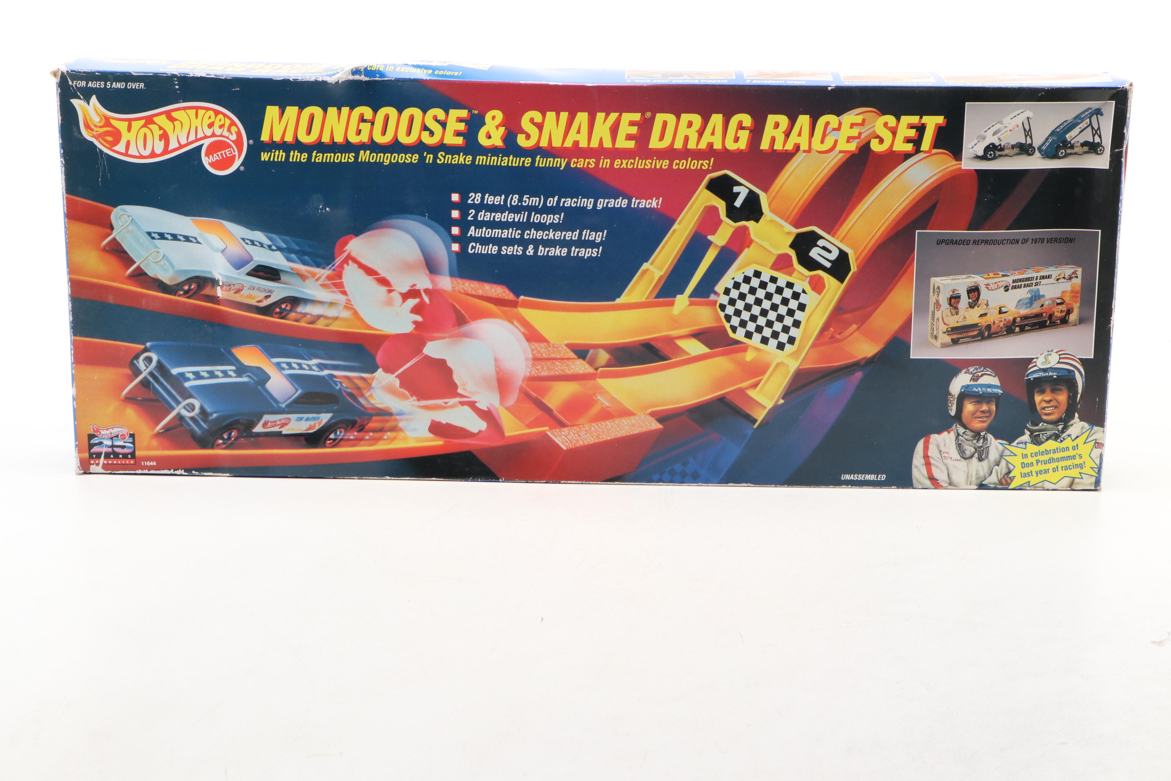 Hot Wheels "Service Center" with Other Toy Car Sets, Late 20th Century