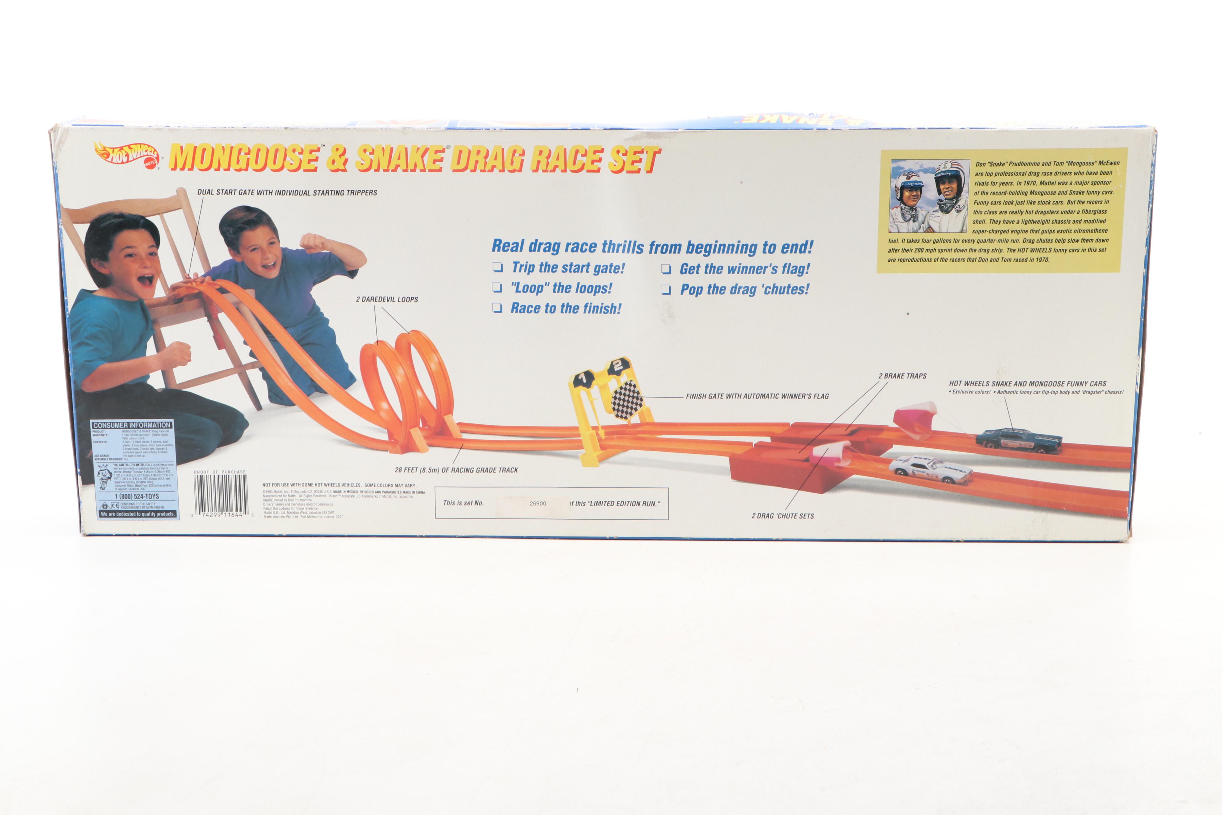 Hot Wheels "Service Center" with Other Toy Car Sets, Late 20th Century