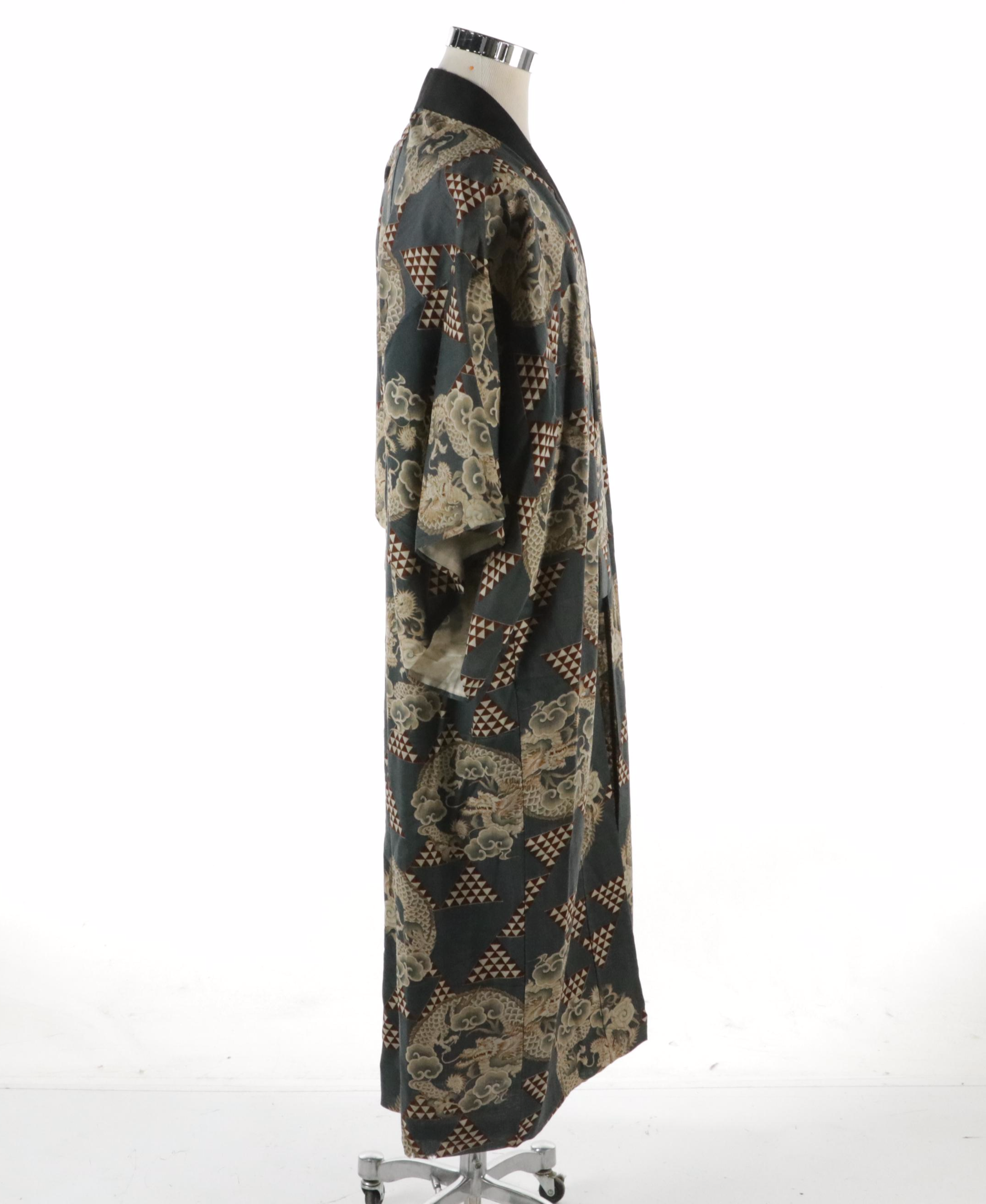 Men's Japanese Kimono in Kumo to Ryū/Uroko Pattern Wool