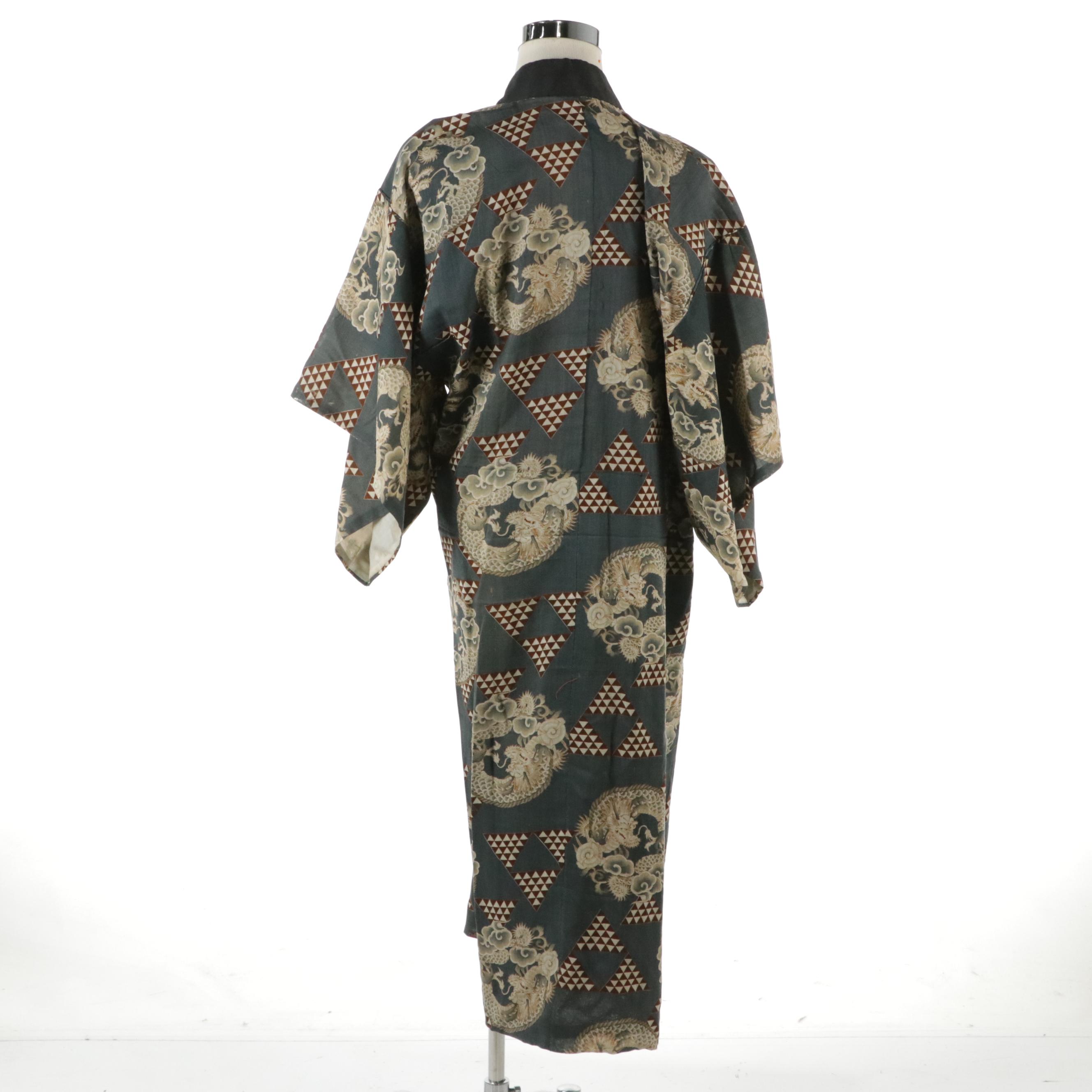 Men's Japanese Kimono in Kumo to Ryū/Uroko Pattern Wool