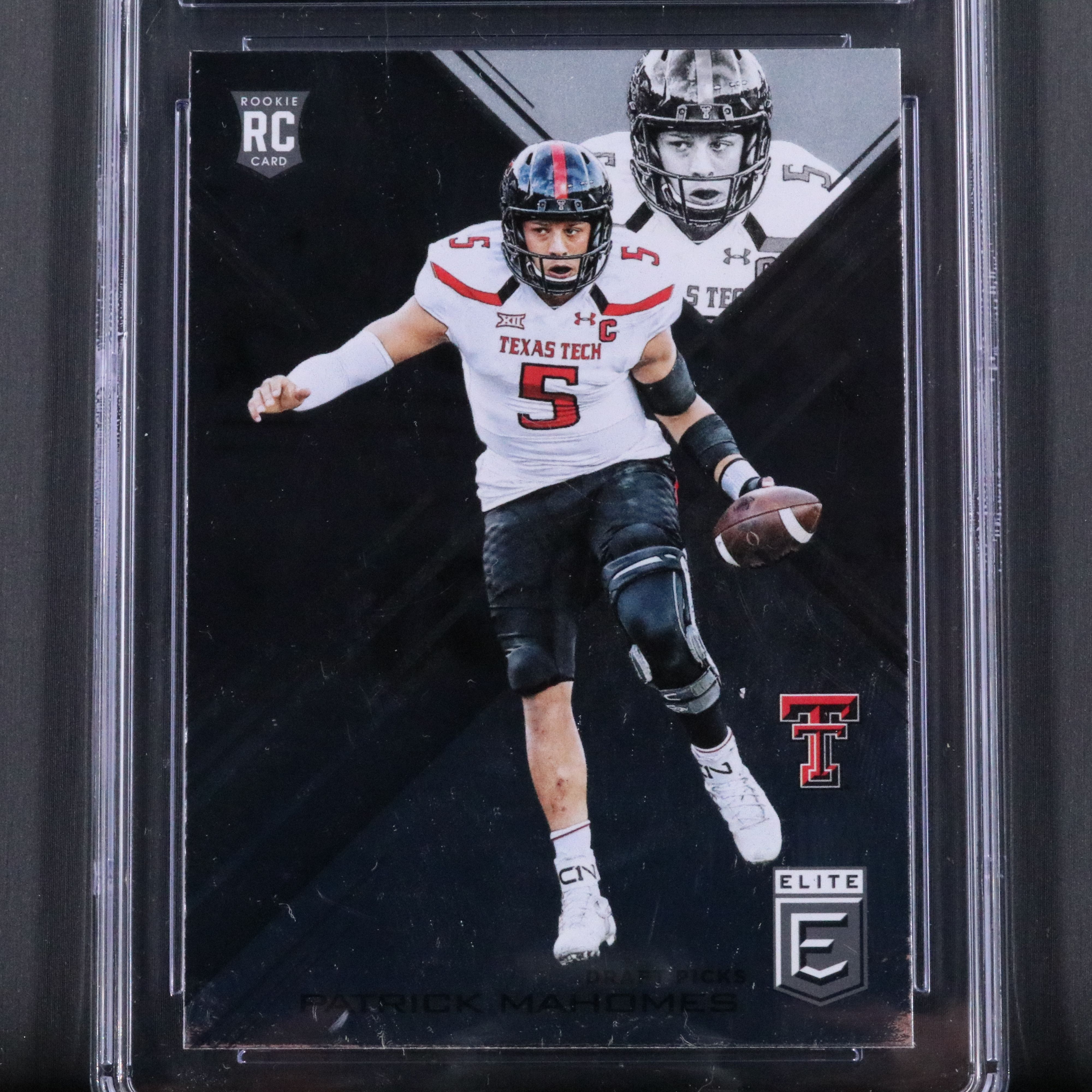 2017 Elite Draft Picks Patrick Mahomes Rookie Football Card Graded CGC 9