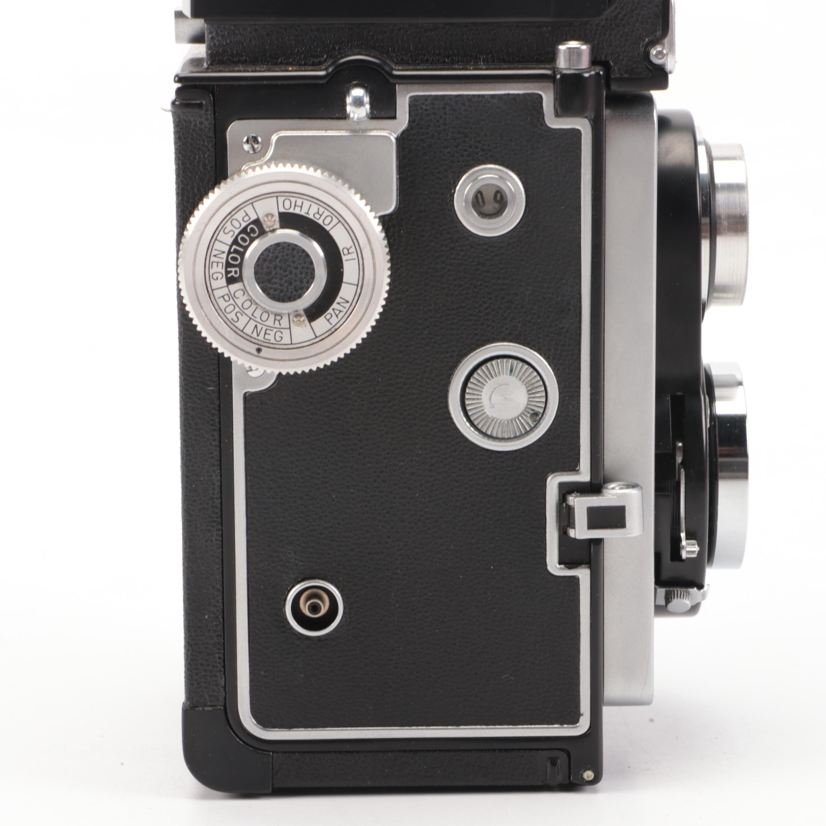 Zeiss Ikon Ikoflex Ic Camera with Leather Eveready Case, Box and Accessories