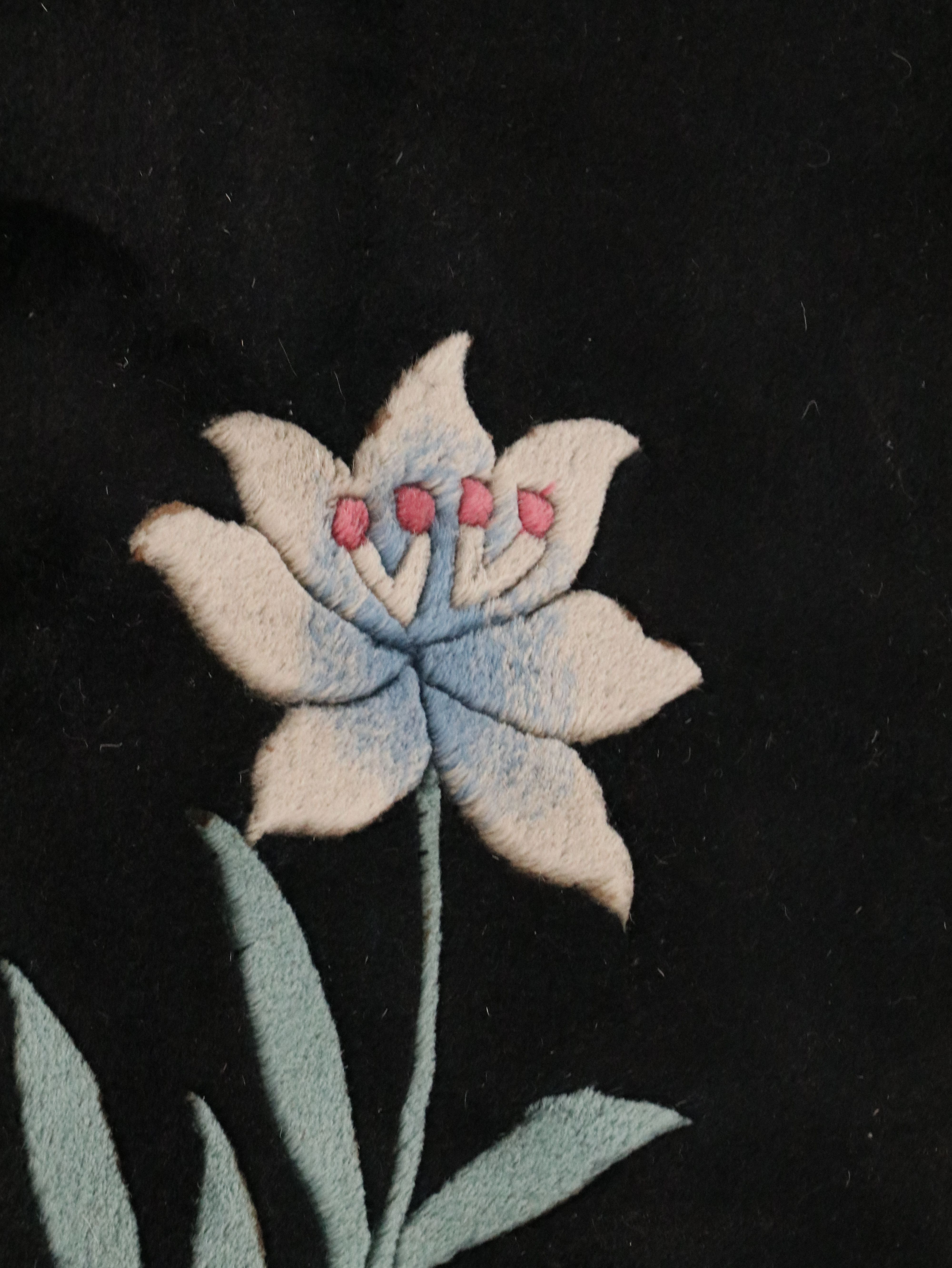 5'6 x 9'3 Hand-Knotted Chinese Floral Area Rug