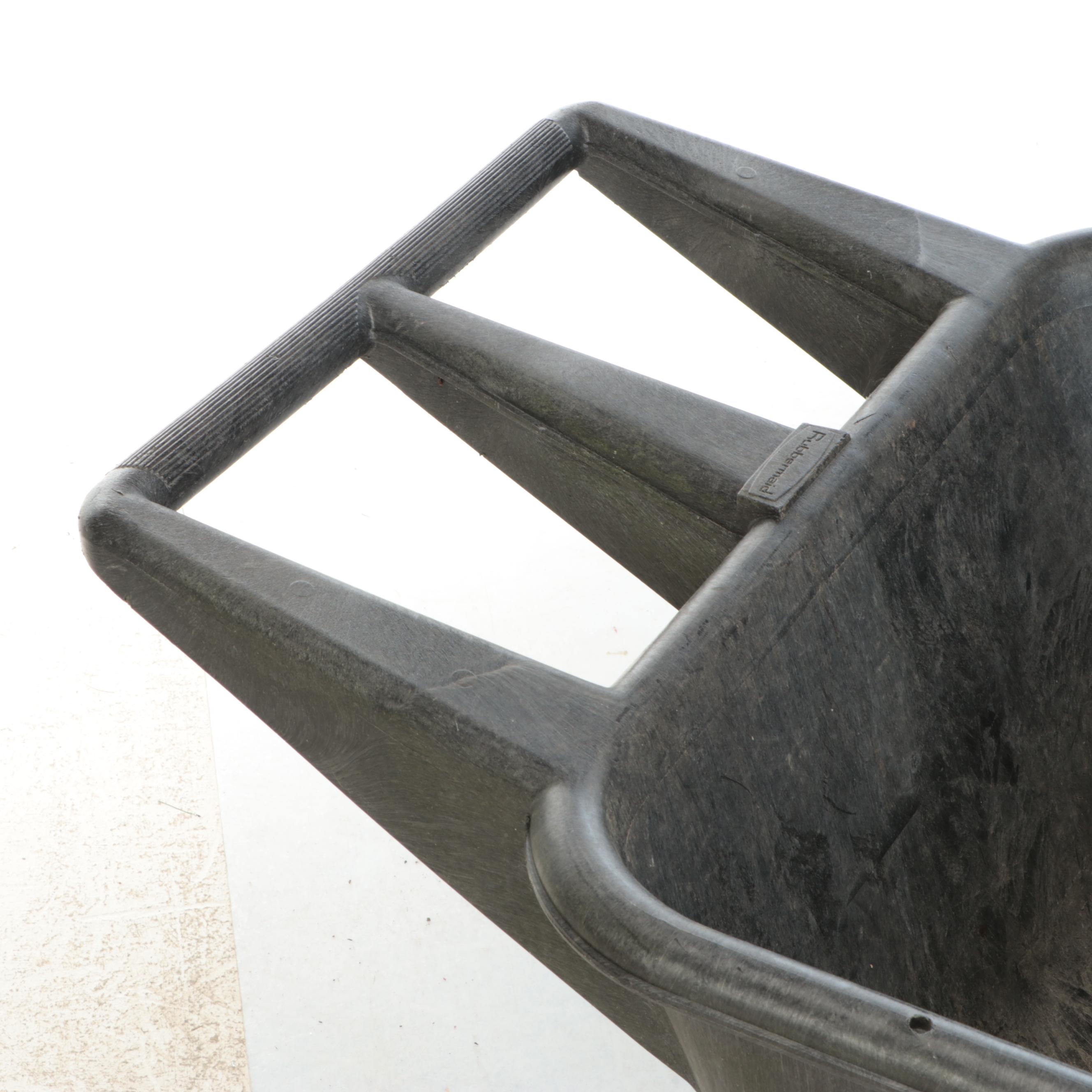 Rubbermaid Garden Cart