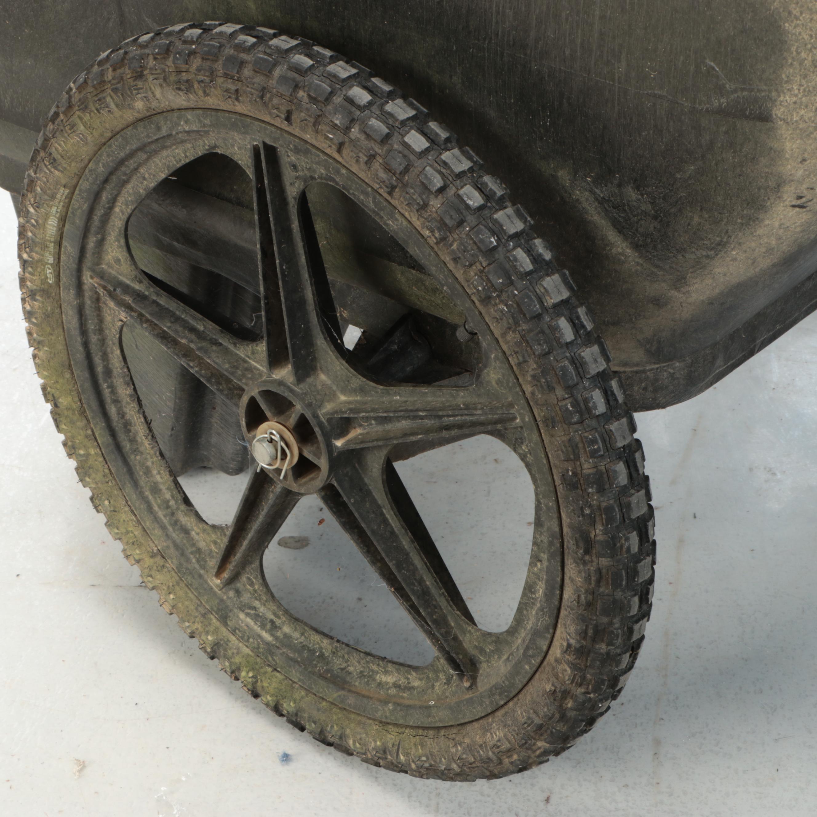 Rubbermaid Garden Cart