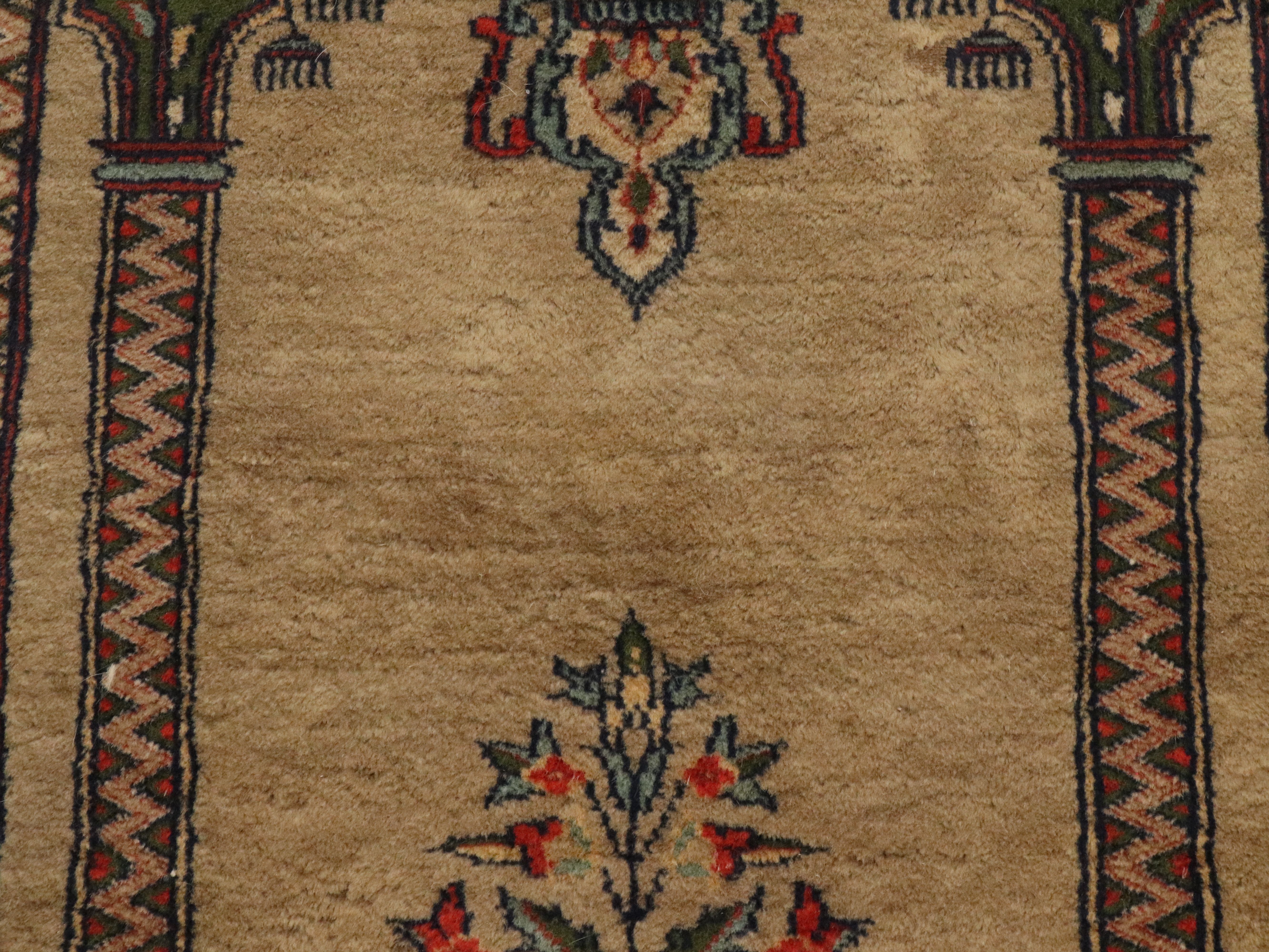 2'1 x 3'5 Hand-Knotted Turkish Ghiordes Prayer Rug