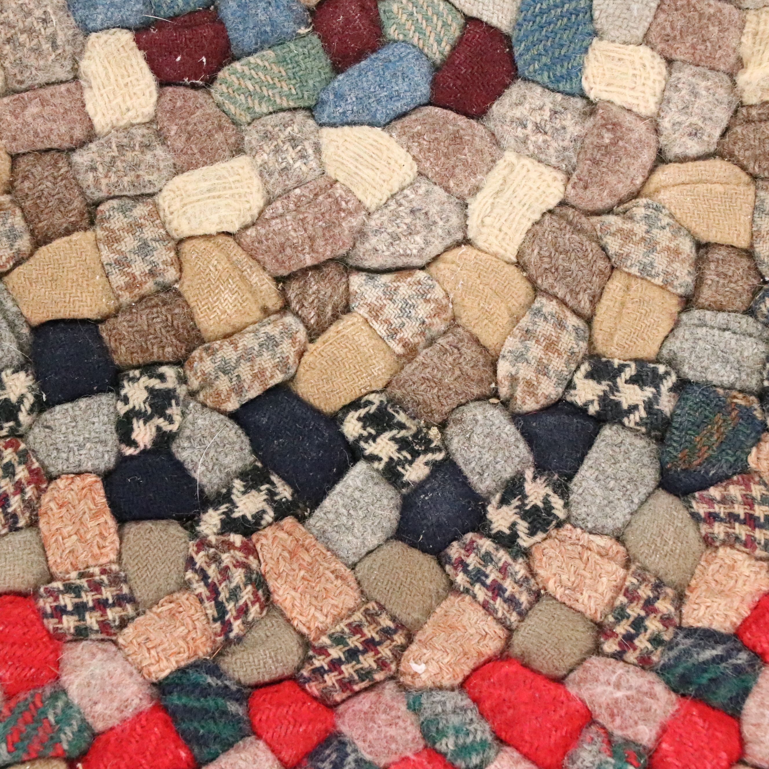 2'4 x 4'6 Oval Handmade Braided Accent Rug