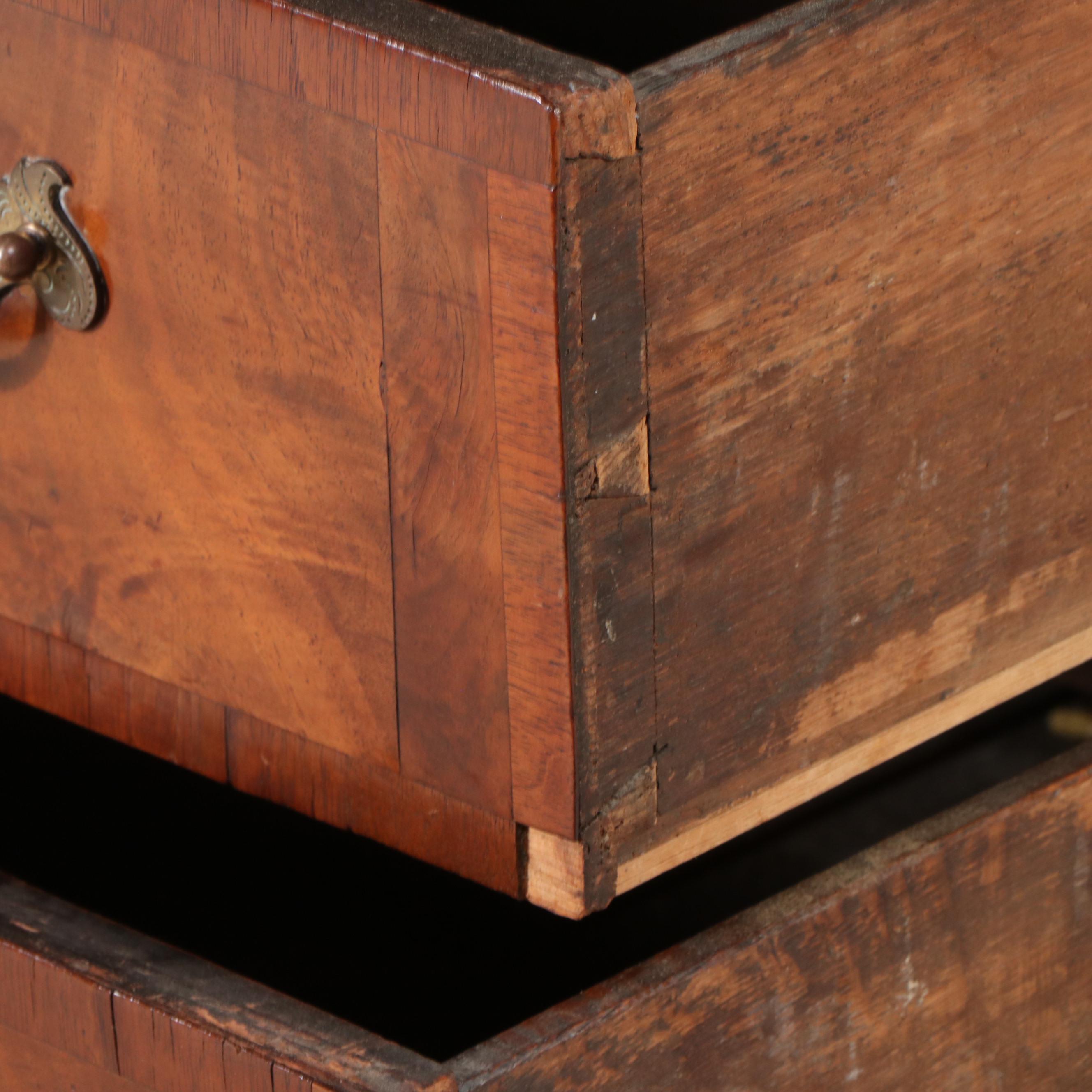 Georgian Flame Mahogany Chest of Drawers, Late 18th to Early 19th Century