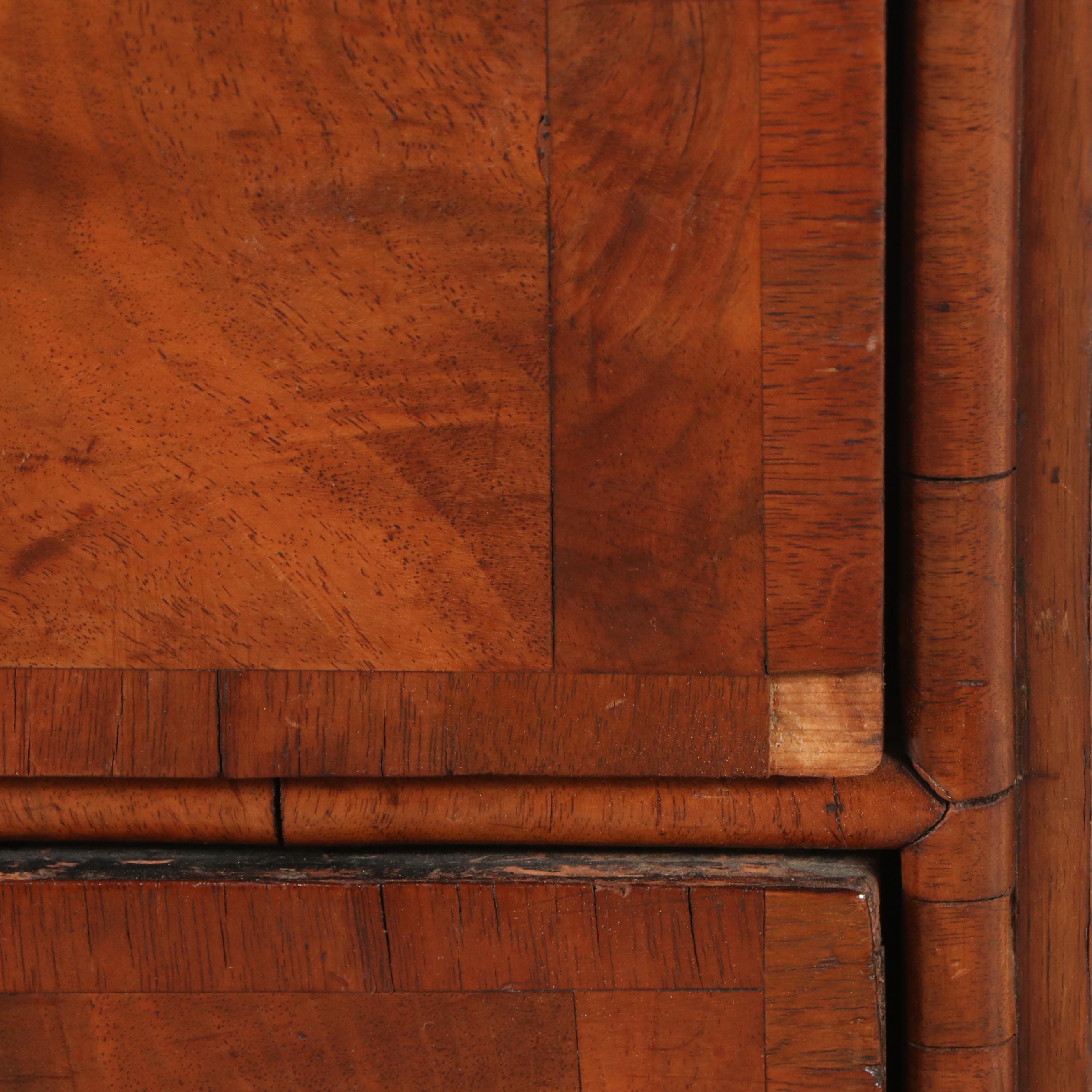 Georgian Flame Mahogany Chest of Drawers, Late 18th to Early 19th Century