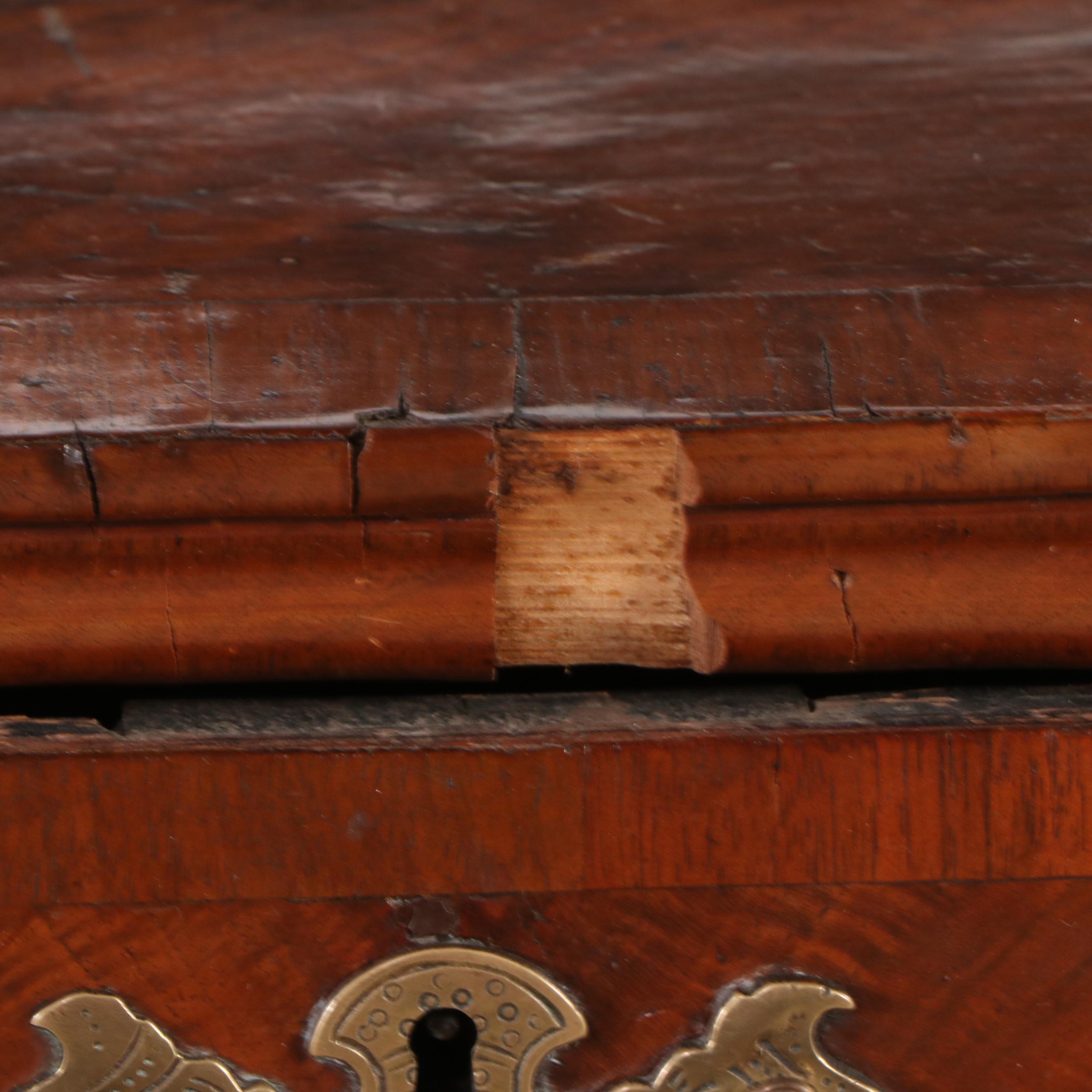 Georgian Flame Mahogany Chest of Drawers, Late 18th to Early 19th Century