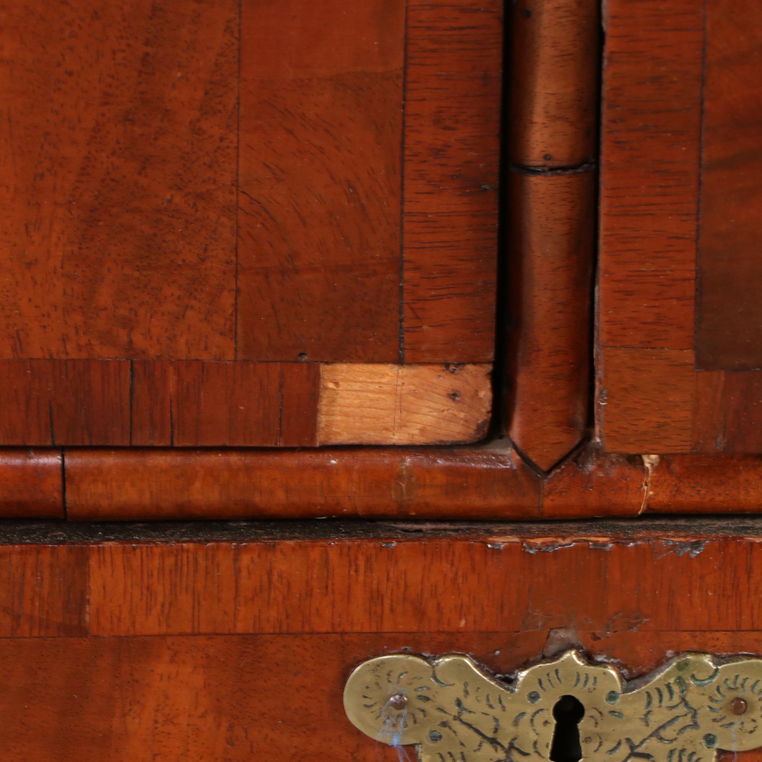 Georgian Flame Mahogany Chest of Drawers, Late 18th to Early 19th Century