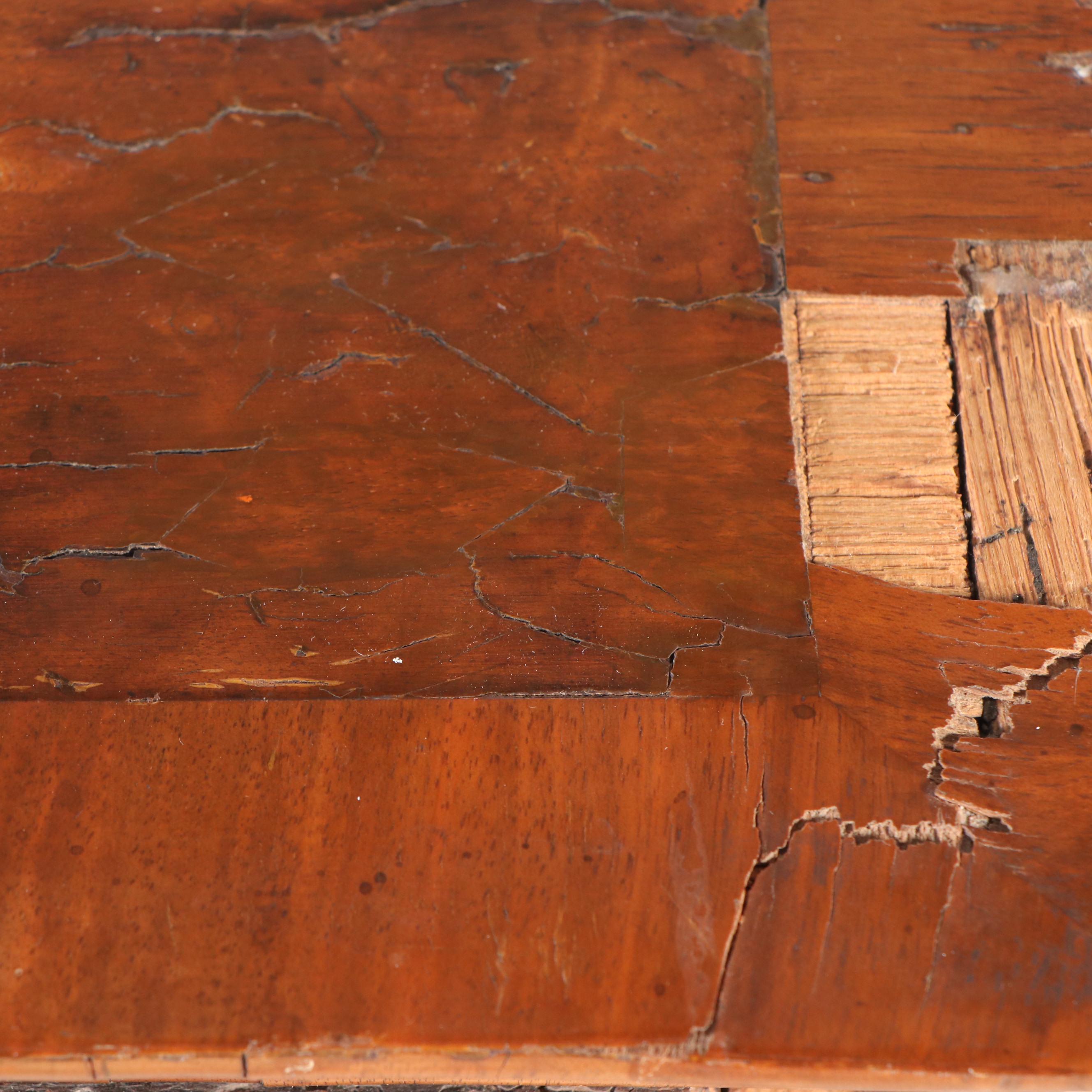 Georgian Flame Mahogany Chest of Drawers, Late 18th to Early 19th Century