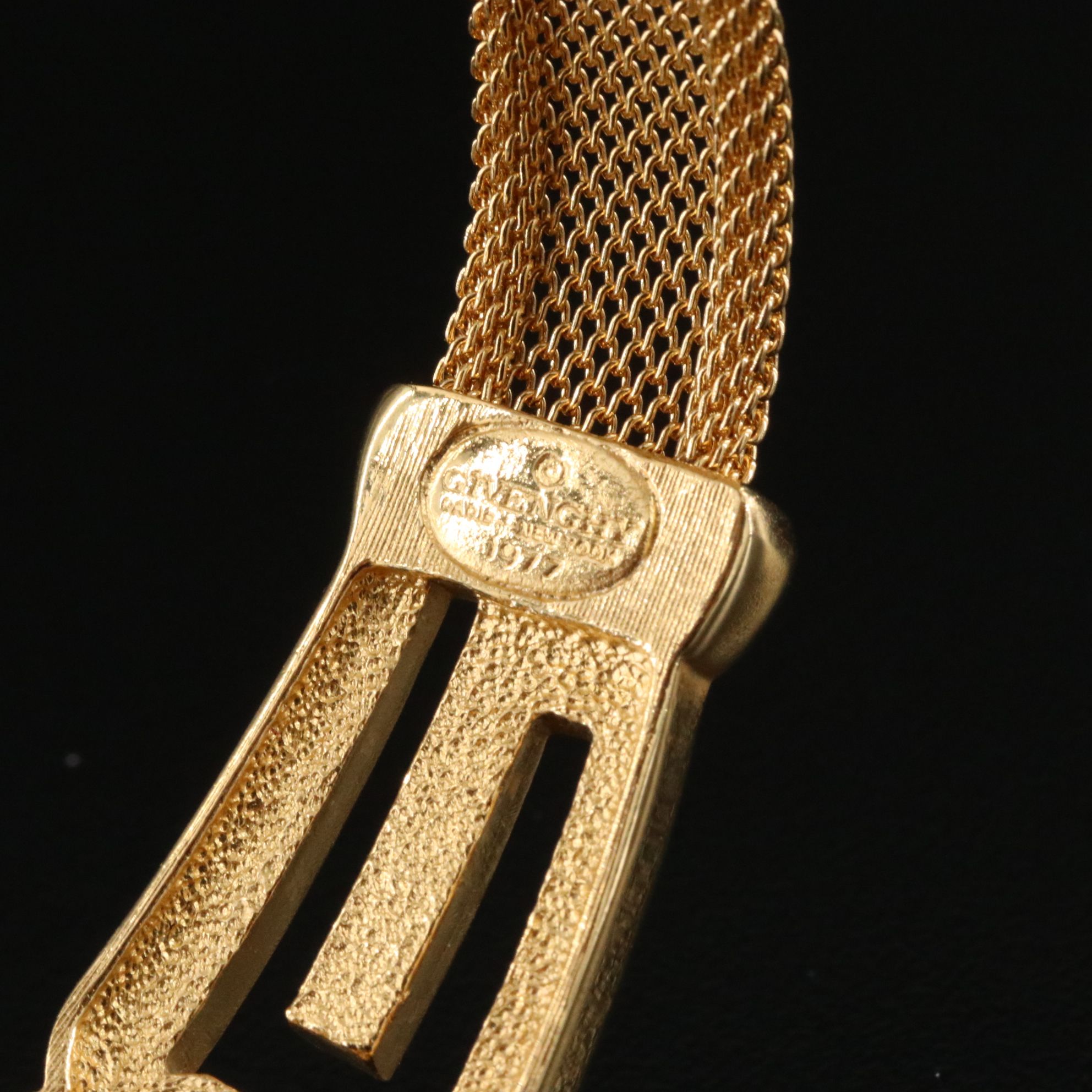 Givenchy Logo Mesh Necklace 1977