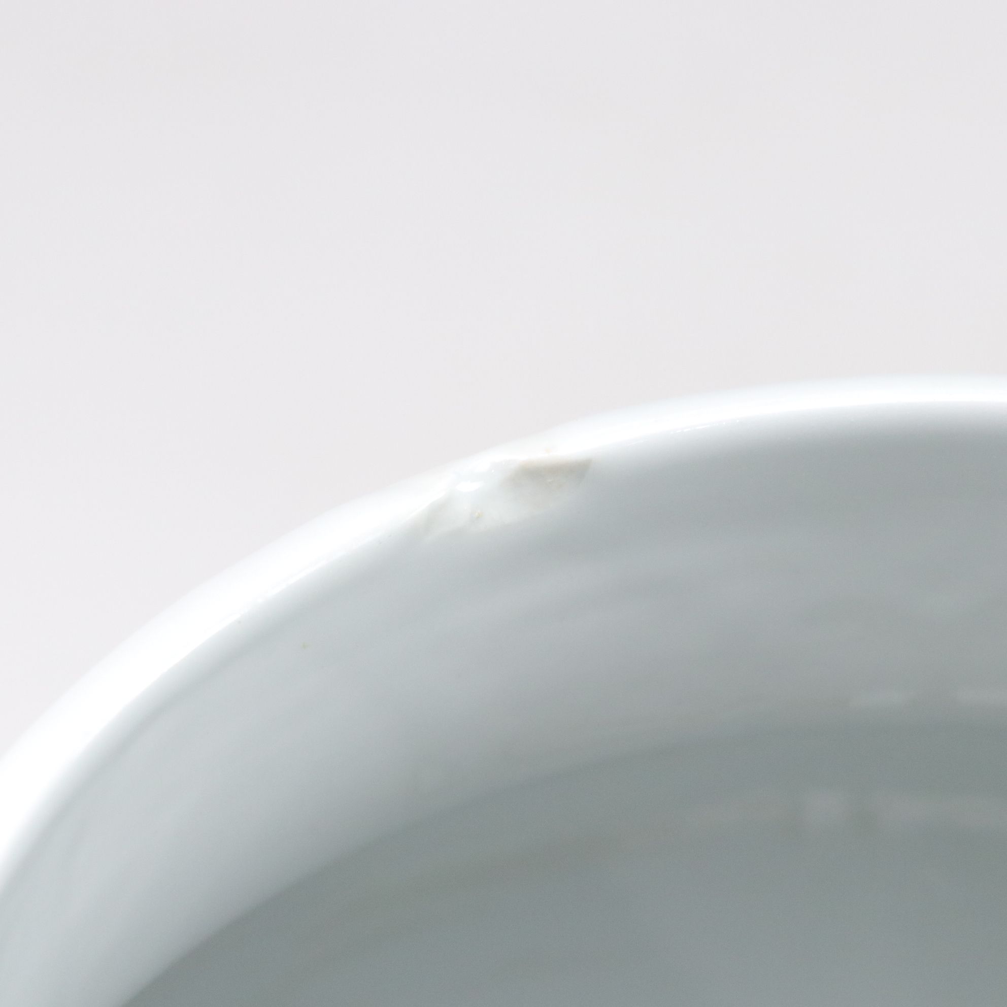 Chinese Porcelain Blue and White Dragon Motif on Ginger Jar