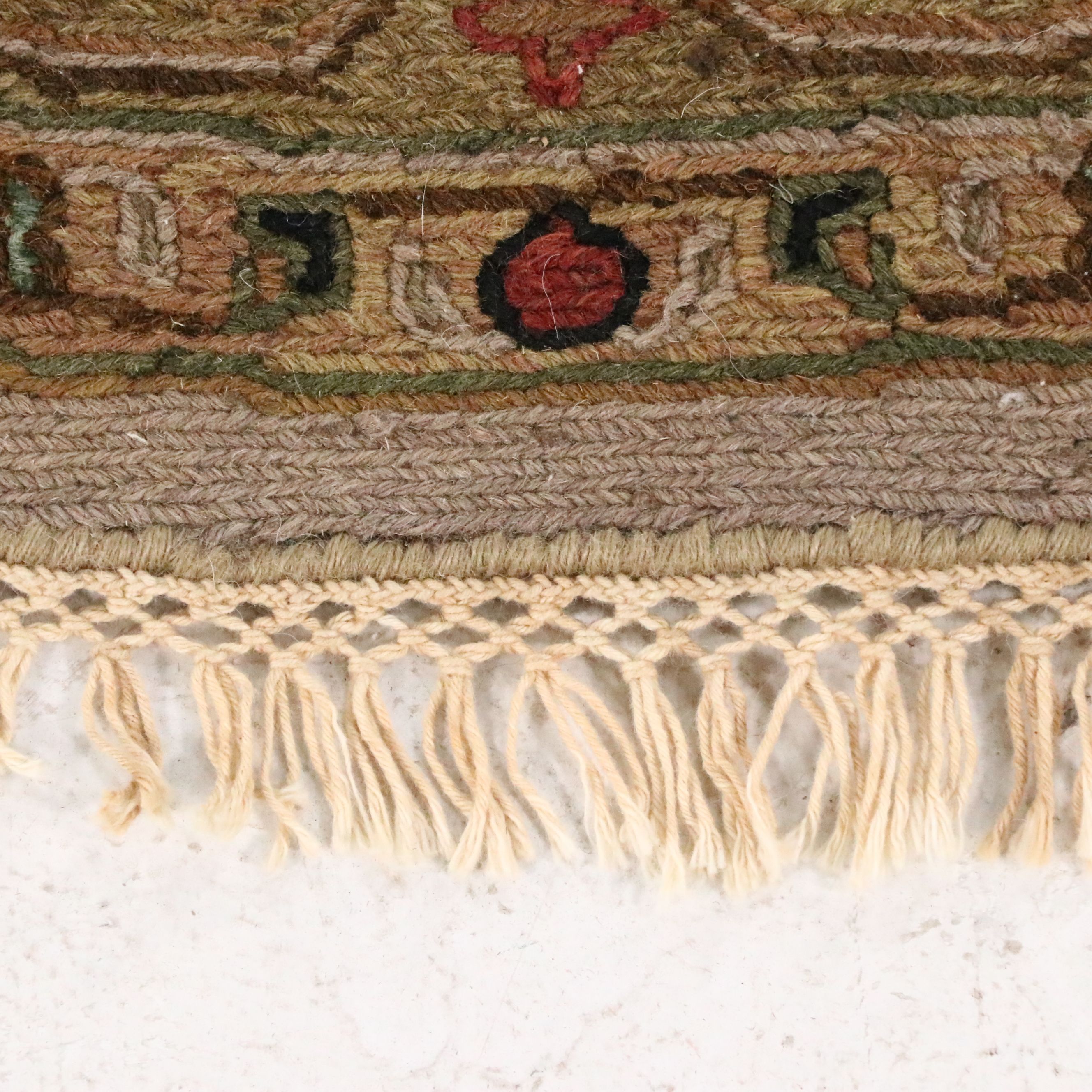 6'3 Round Handwoven Indian Soumak Area Rug