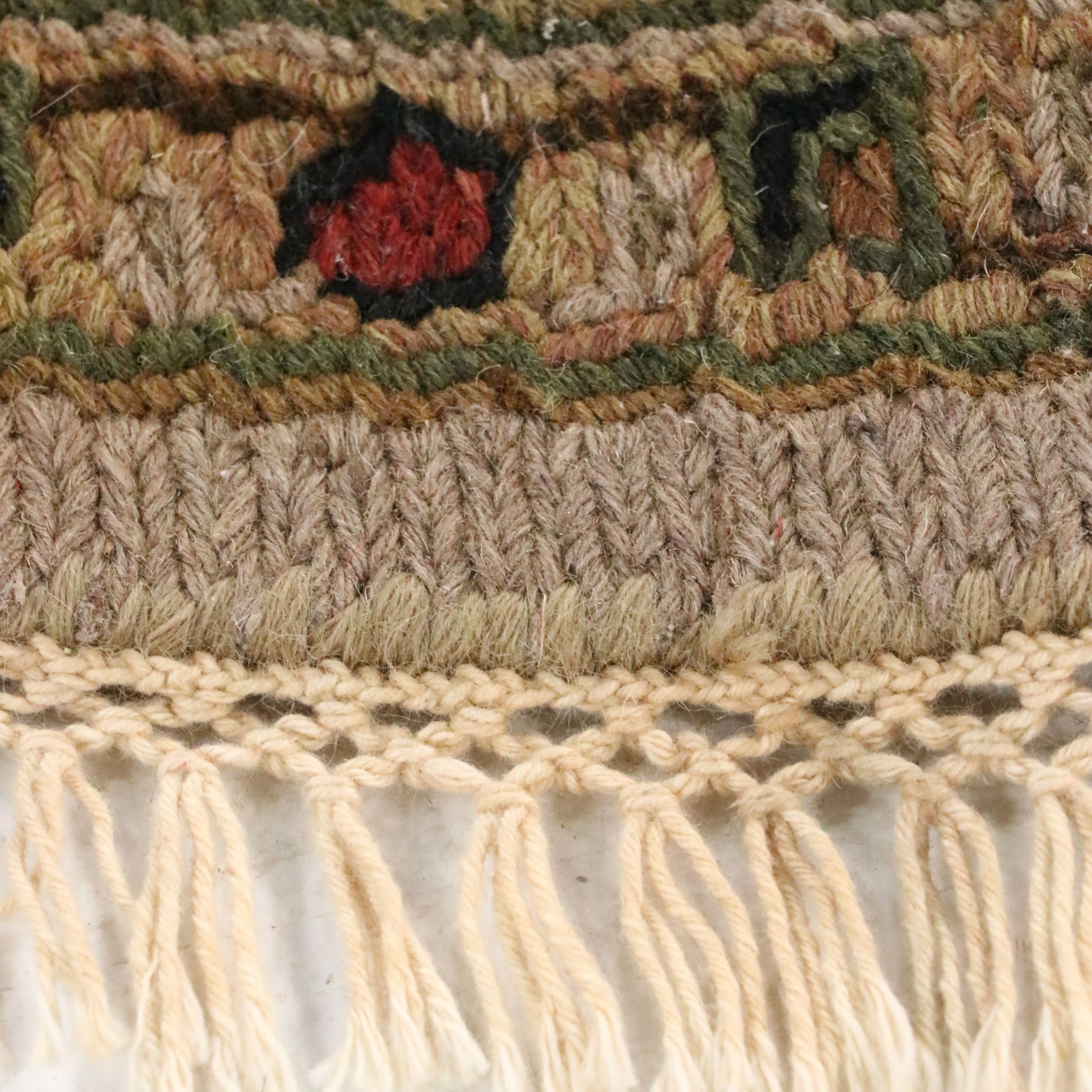 6'3 Round Handwoven Indian Soumak Area Rug