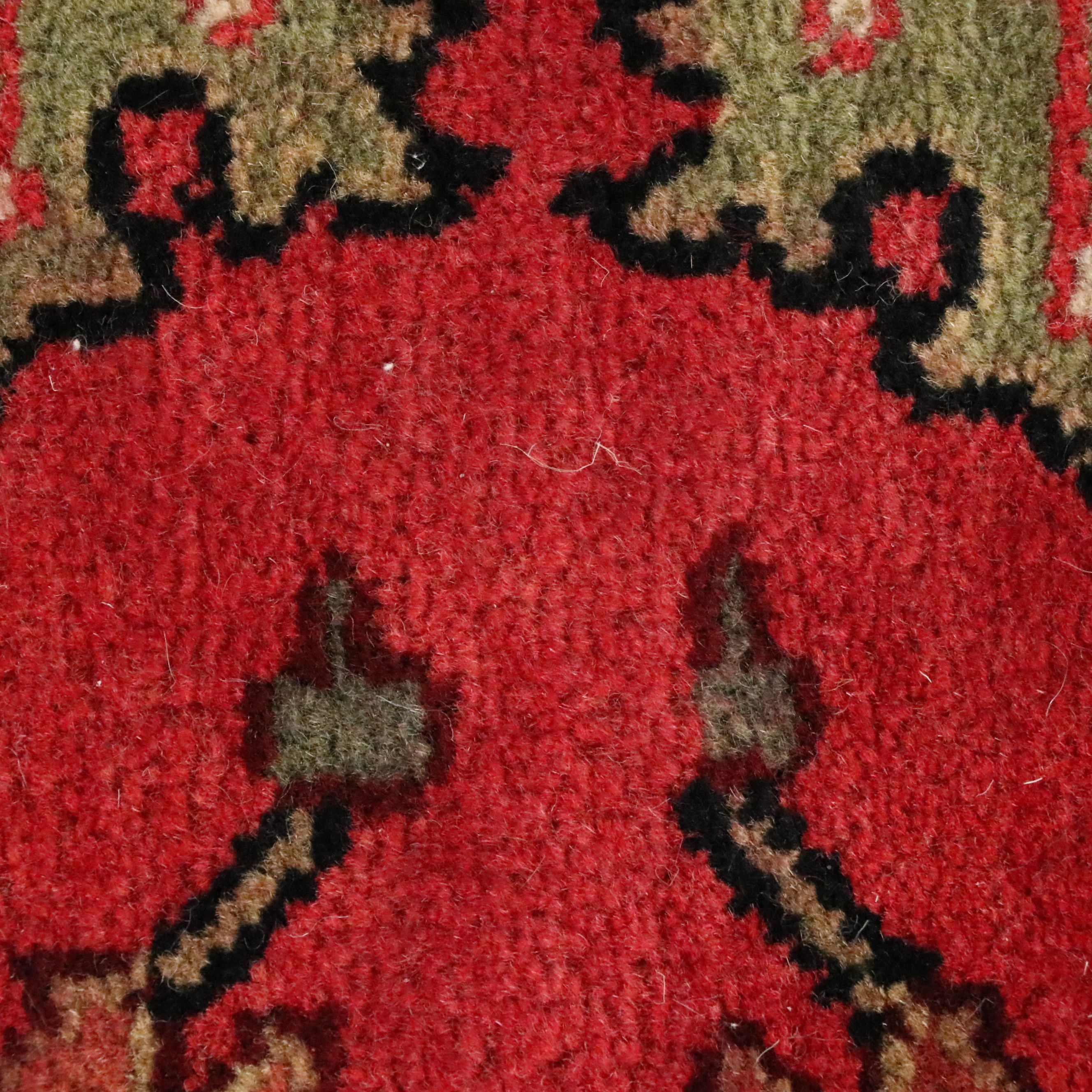 6'5 Round Hand-Knotted Indo-Persian Heriz Area Rug