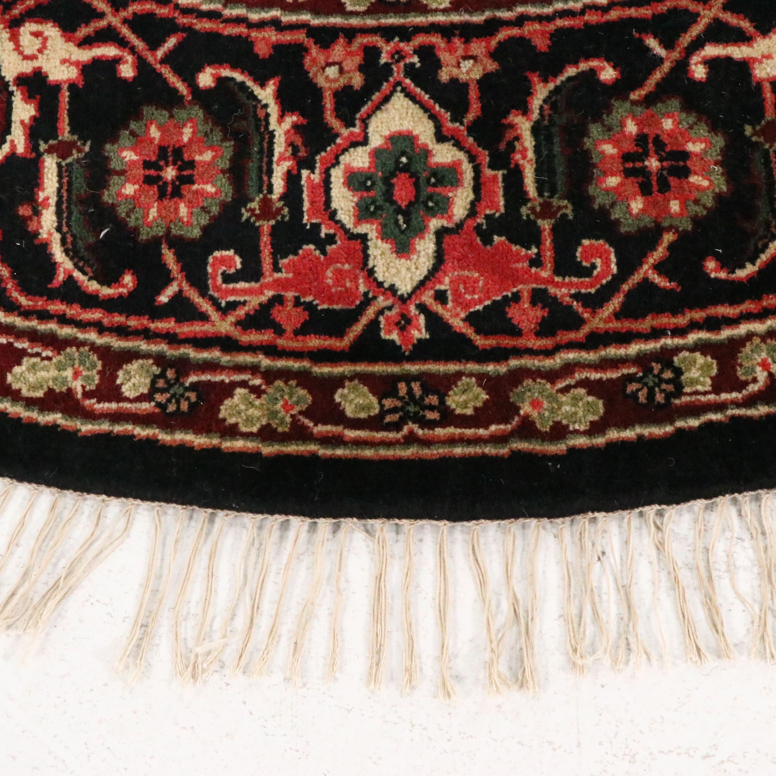 6'5 Round Hand-Knotted Indo-Persian Heriz Area Rug