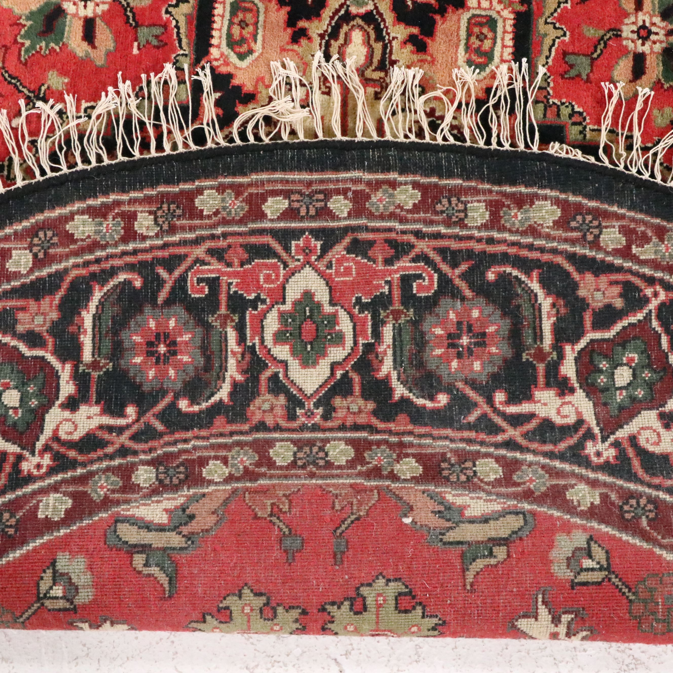 6'5 Round Hand-Knotted Indo-Persian Heriz Area Rug