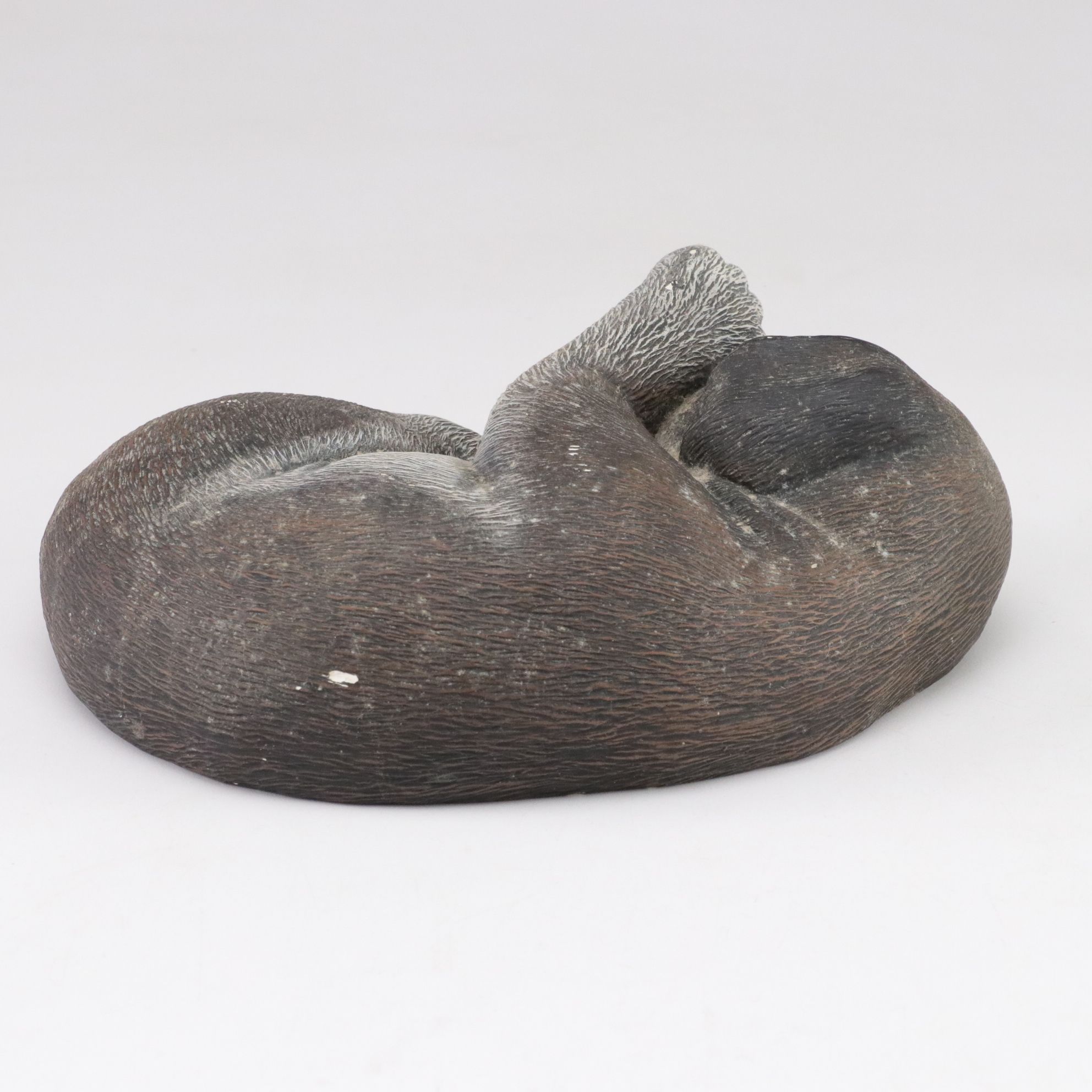 Universal Statuary "White Kitten with Yarn" with Puppies in Composite Figurines