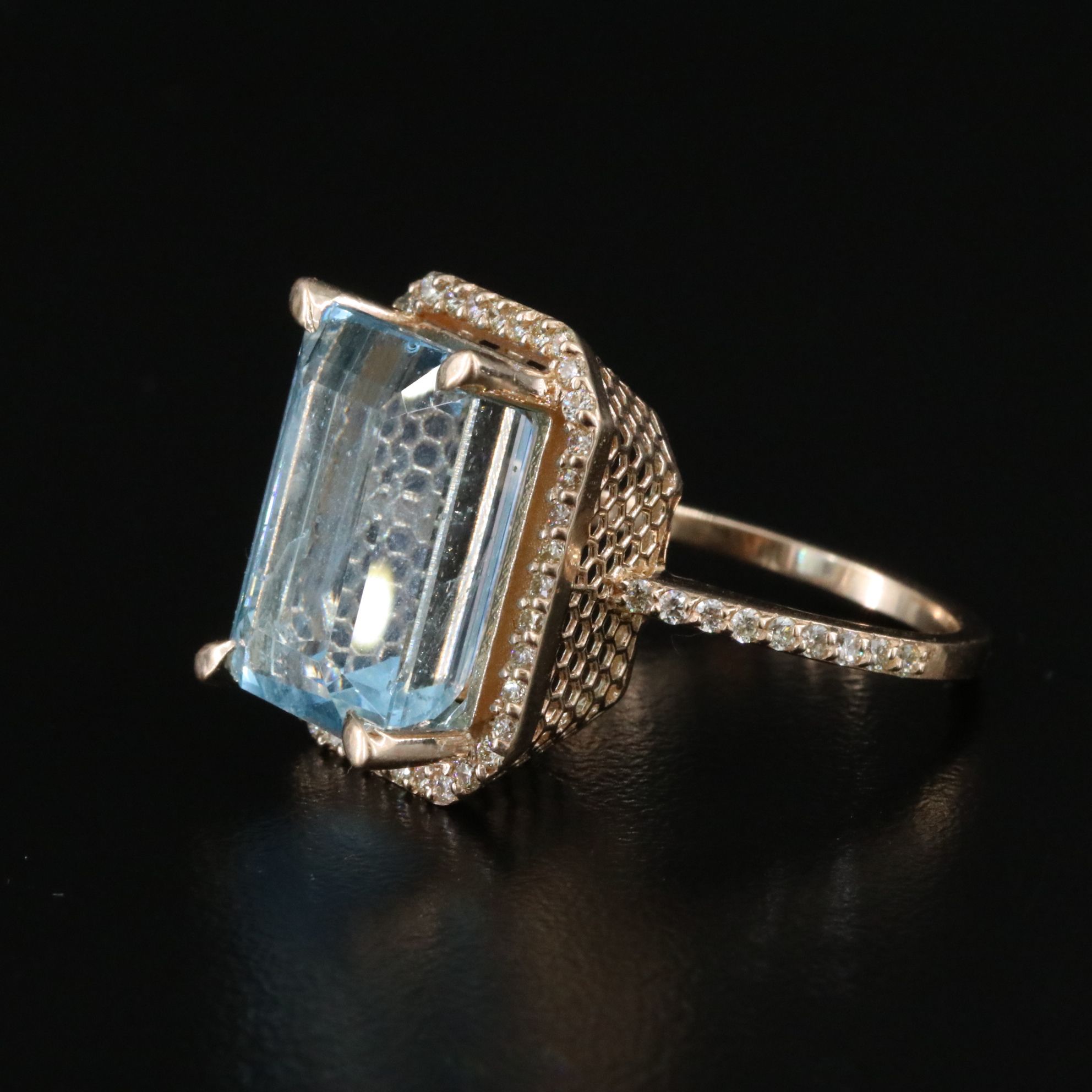 14K 11.57 CT Aquamarine and Diamond Ring