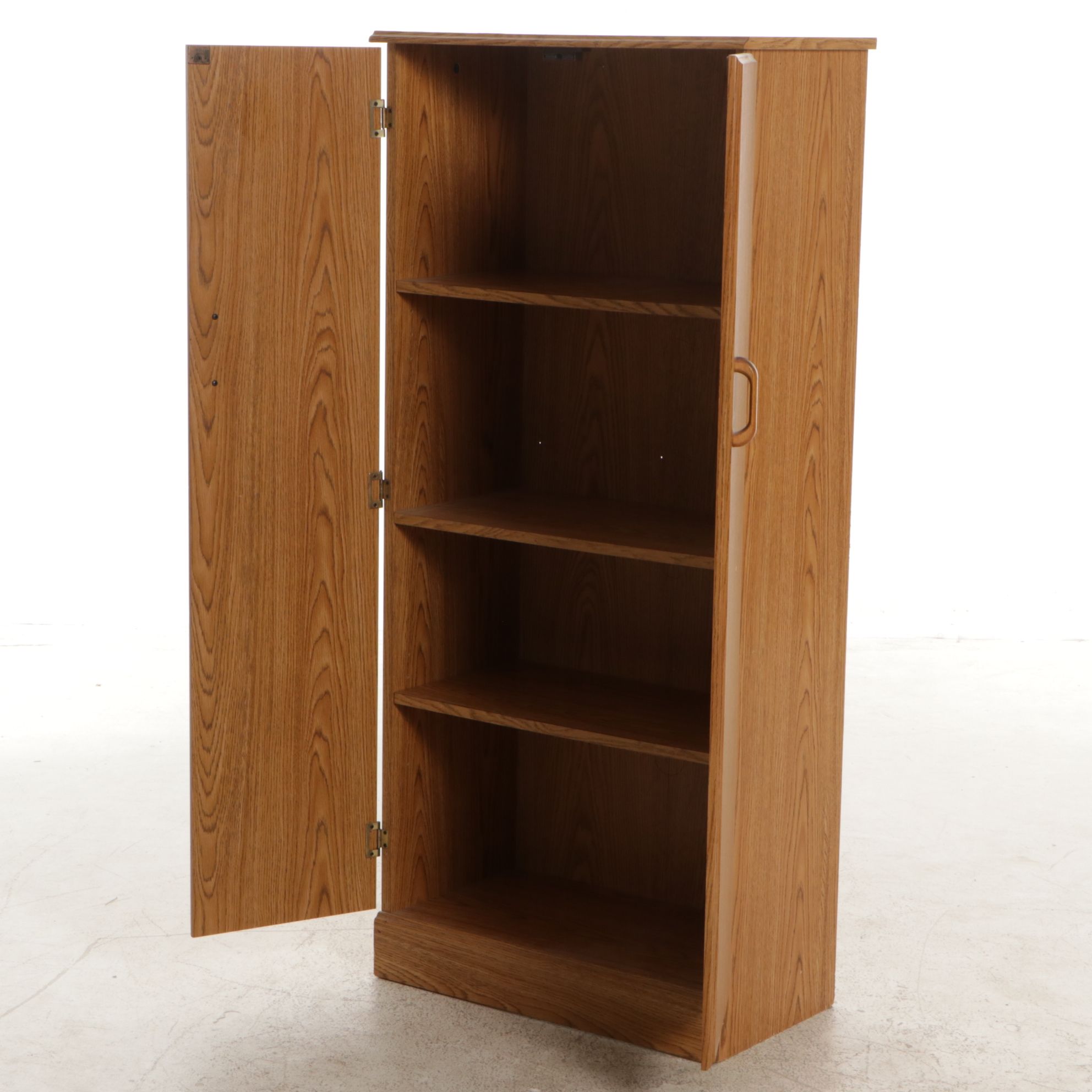 Oak Grain Finished Cabinet