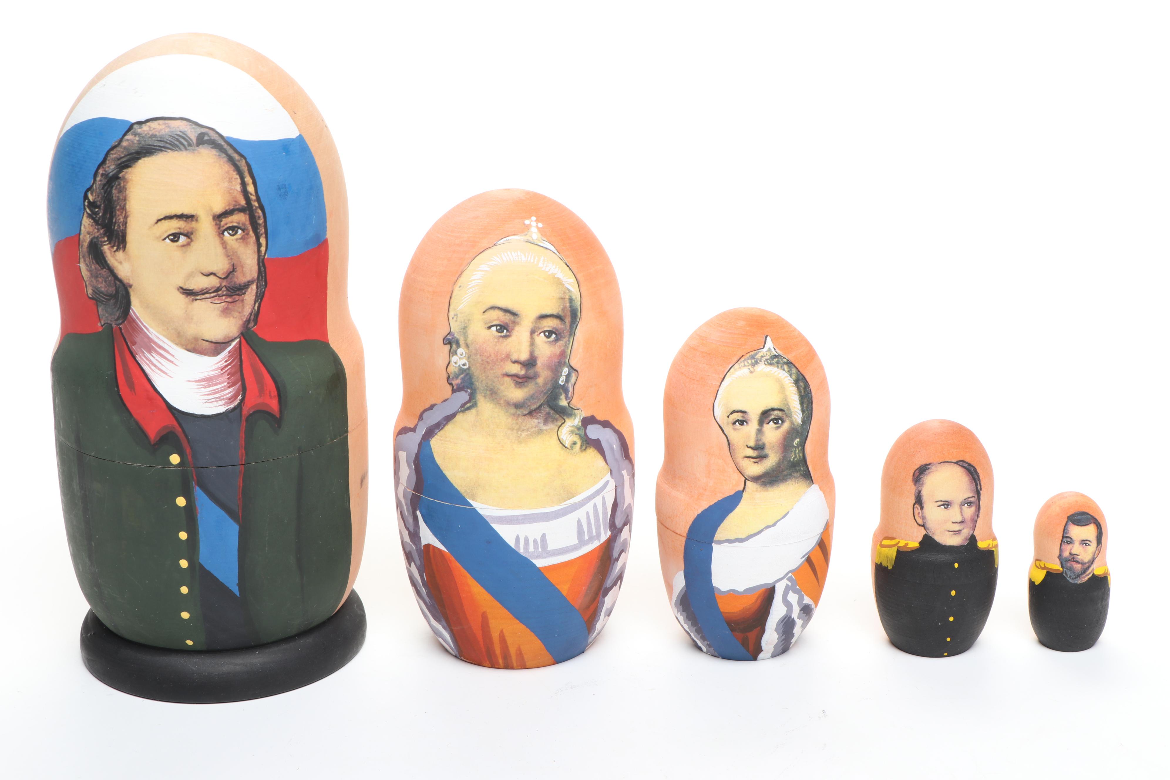 Che Guevara, Jacques Chirac, and More Wooden Matryoshka Dolls