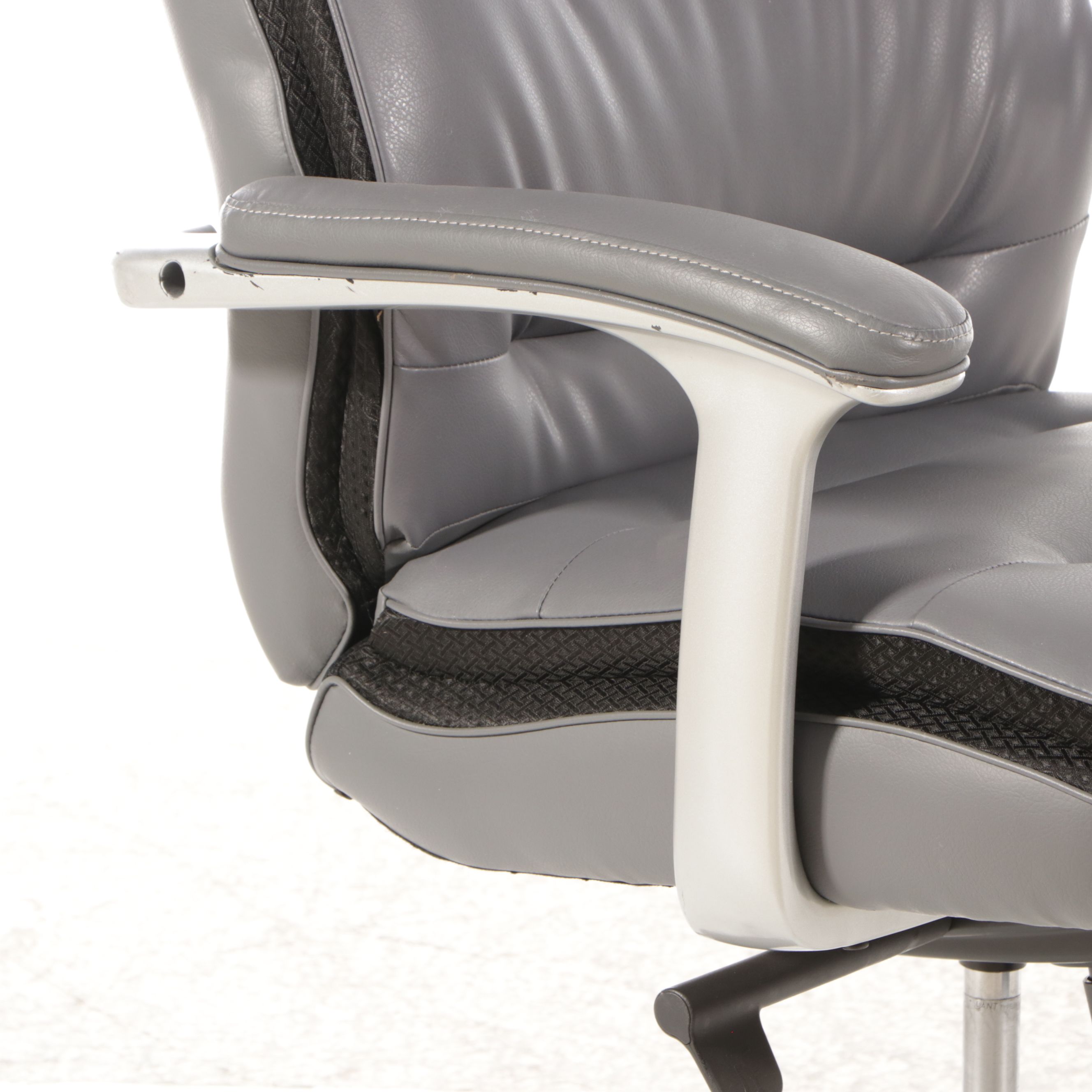 Beautyrest Contemporary Modern Faux Leather Office Chair