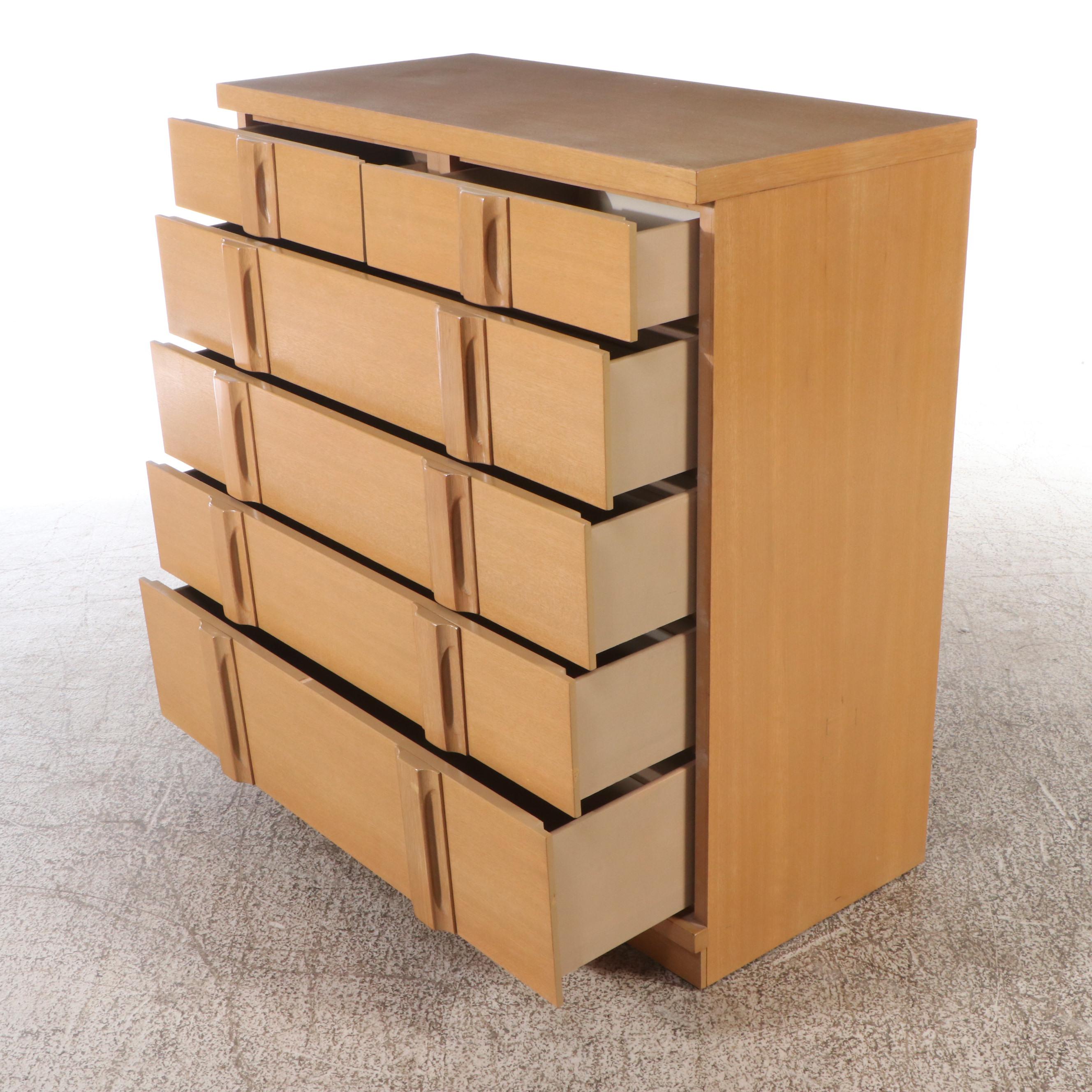 Mid Century Modern Maple Finish Chest of Drawers, Mid to Late 20th Century