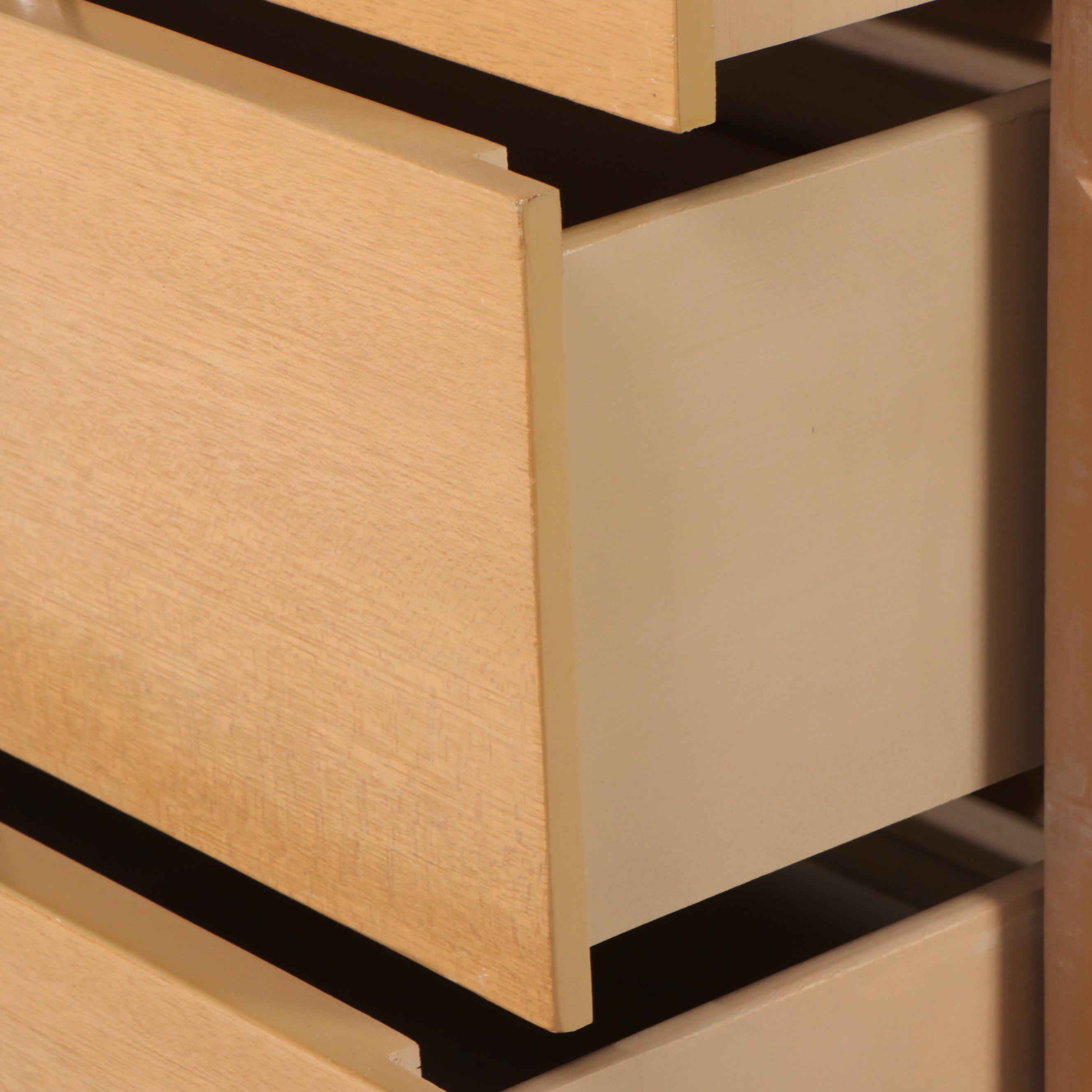 Mid Century Modern Maple Finish Chest of Drawers, Mid to Late 20th Century