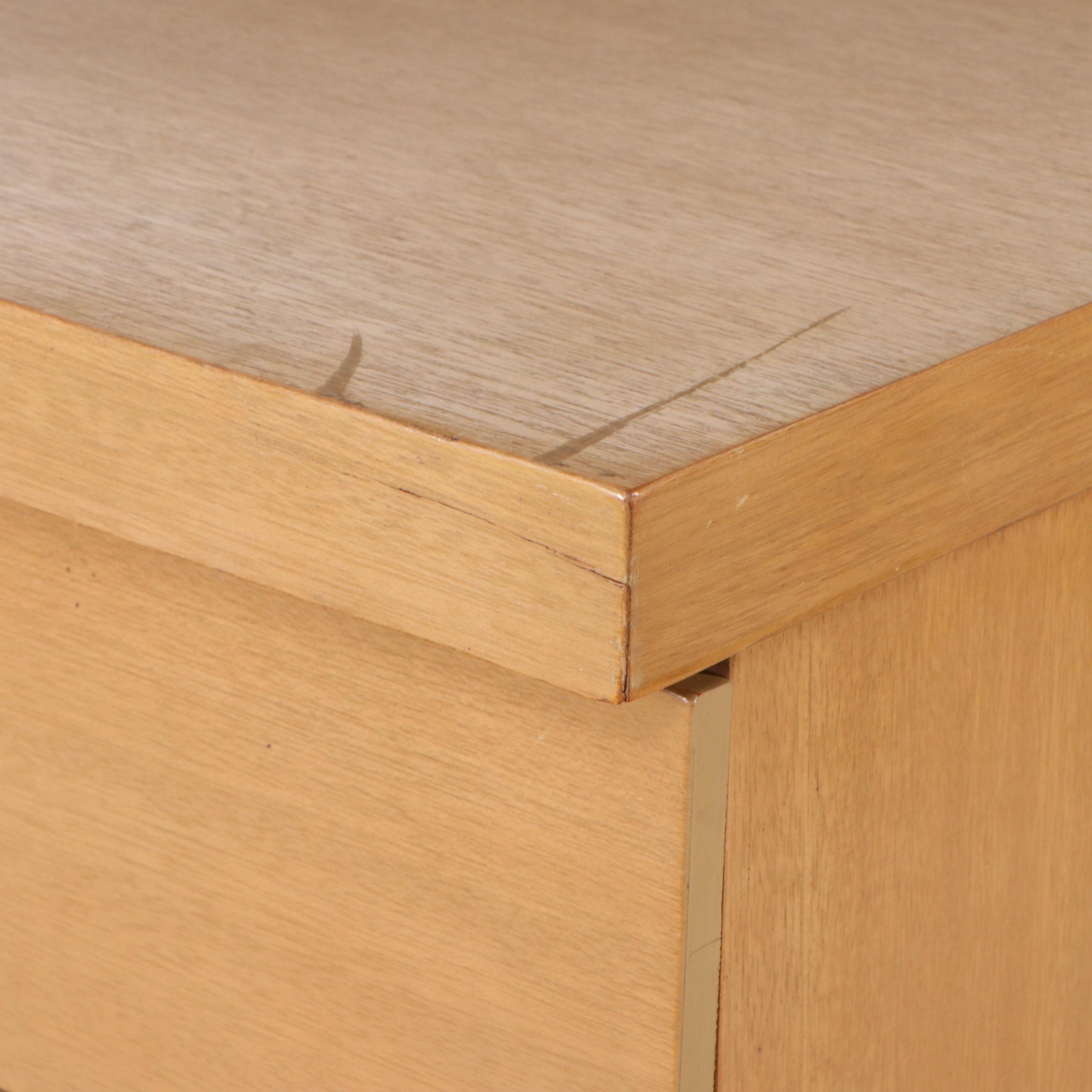 Mid Century Modern Maple Finish Chest of Drawers, Mid to Late 20th Century